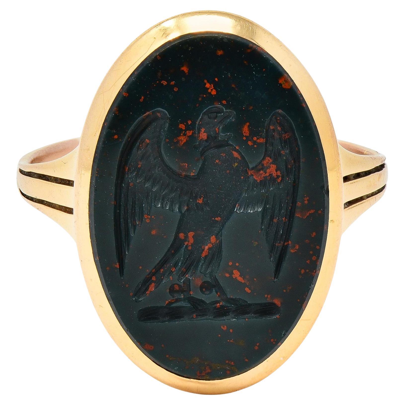 Edwardian Blutstein 18K Gelbgold Antik geschnitzt Adler Intaglio Signet Ring