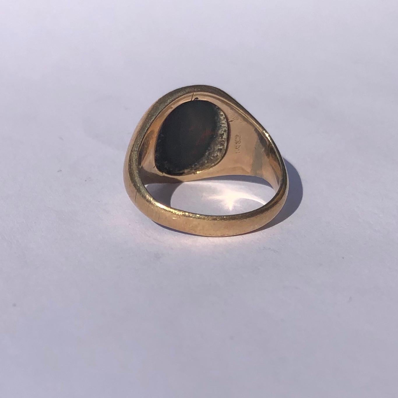 Edwardian Bloodstone and Gold Engraved Signet Ring In Excellent Condition In Chipping Campden, GB