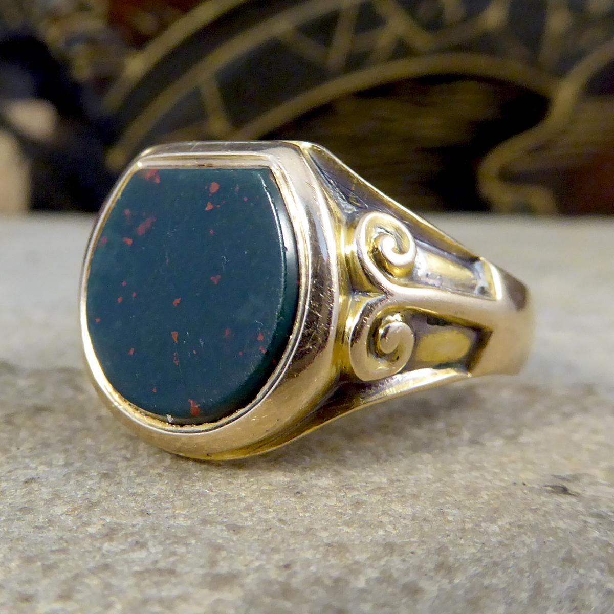 Women's or Men's Edwardian Bloodstone Signet Ring in 15 Carat Yellow Gold