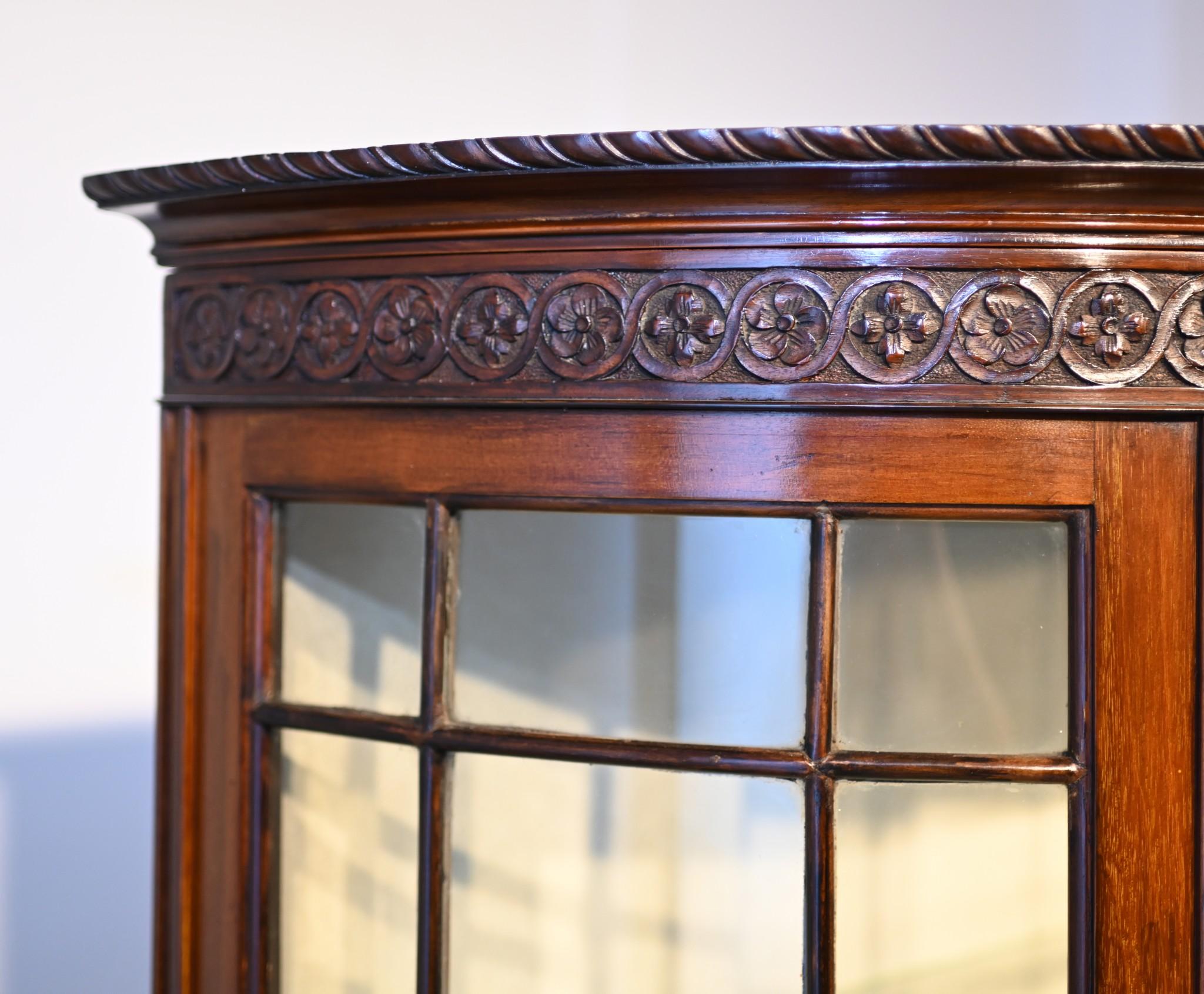 Edwardian Bow Front Display Cabinet Mahogany Vitrine 1900 10