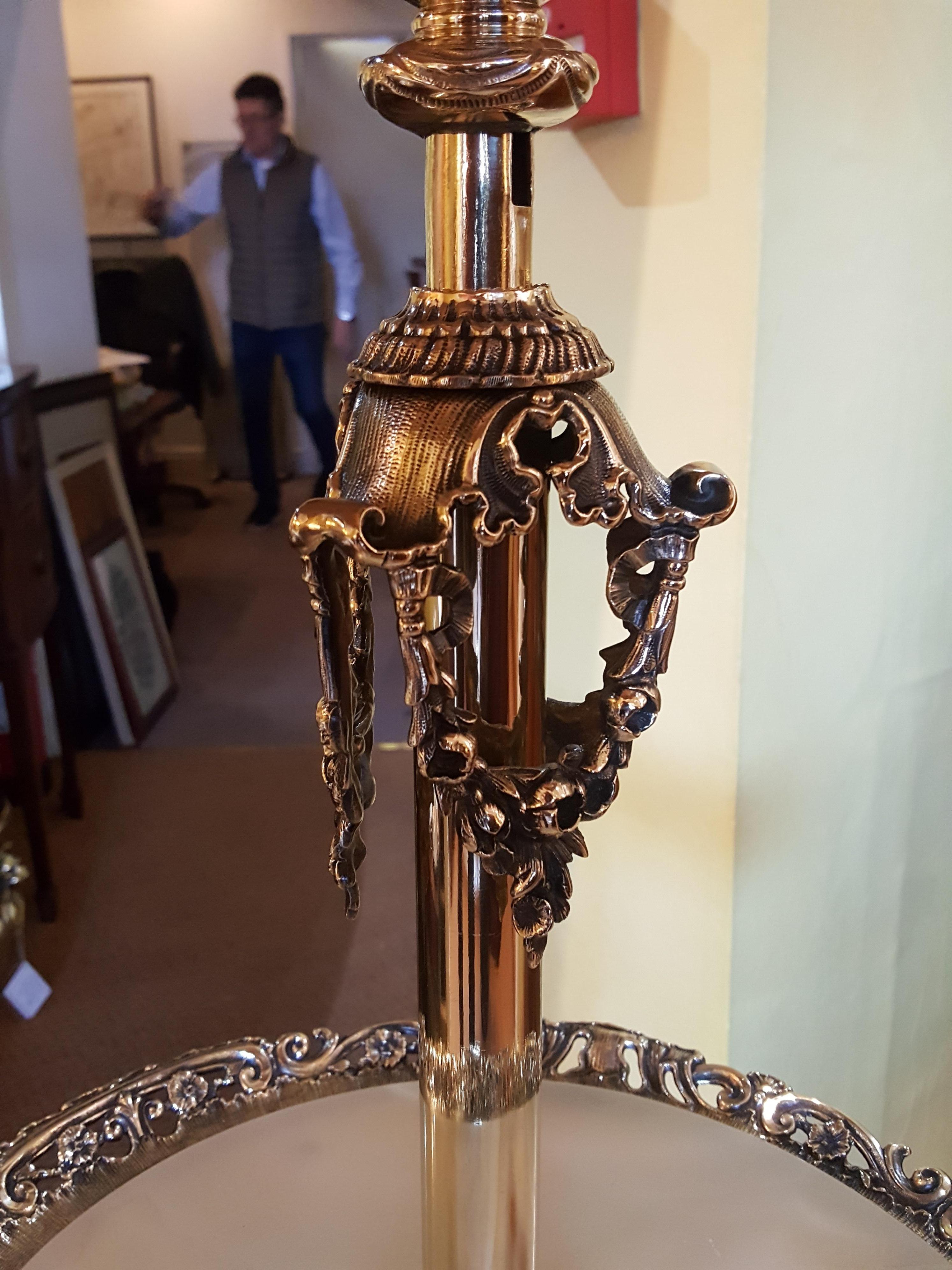 English Edwardian Brass Adjustable Standard Oil Lamp For Sale