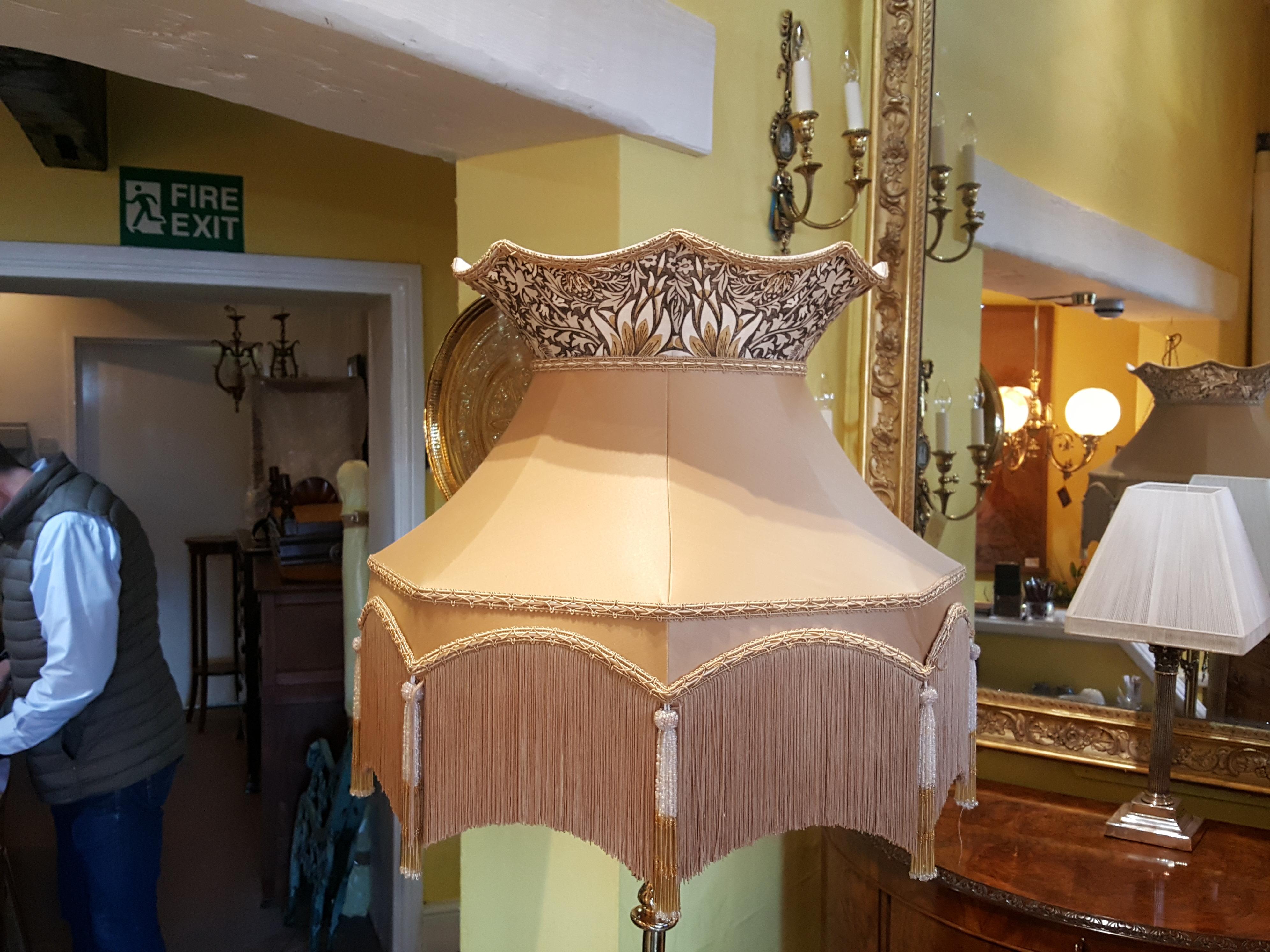 Edwardian Brass Adjustable Standard Oil Lamp For Sale 1
