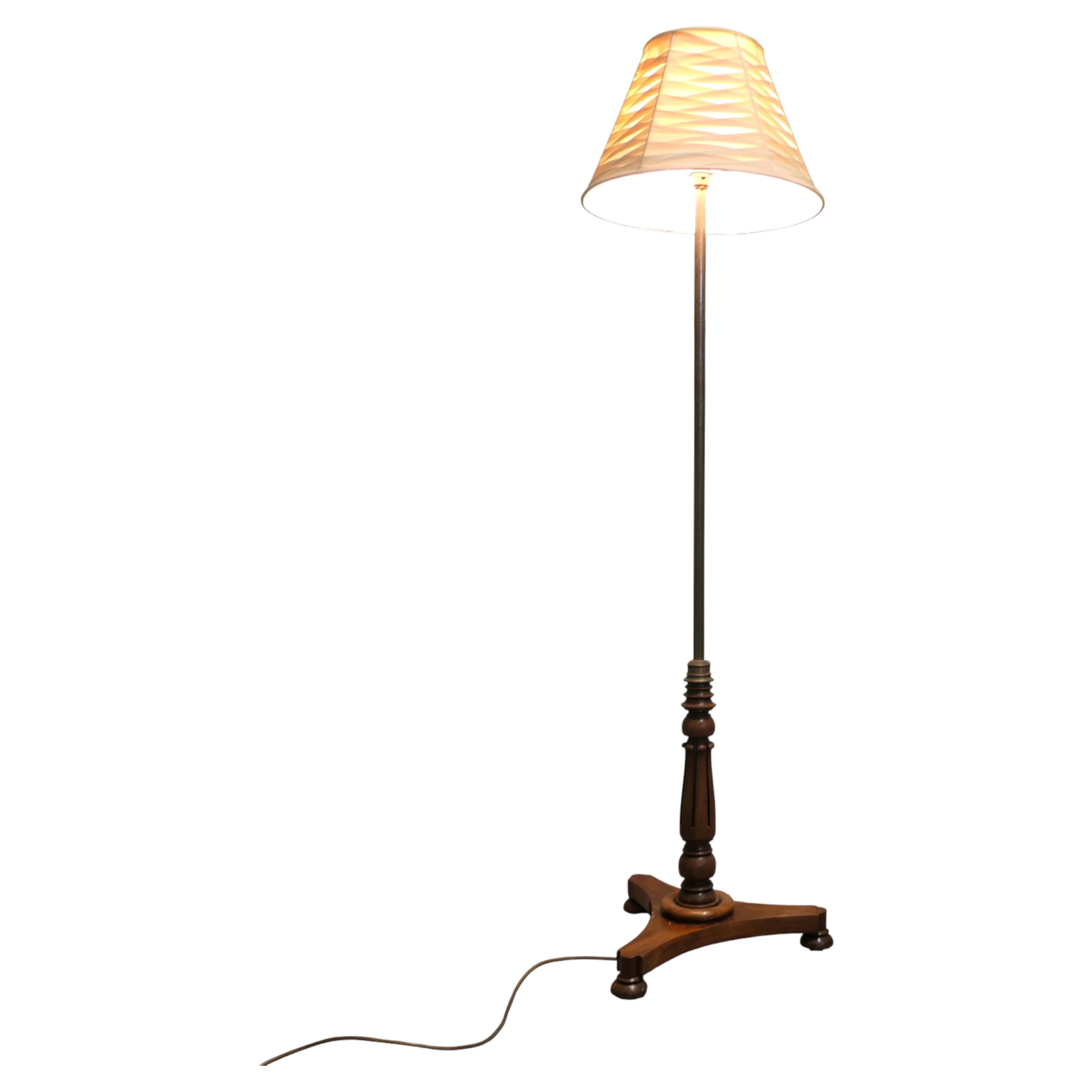 Edwardian Brass and Mahogany Floor Standing Reading Lamp For Sale