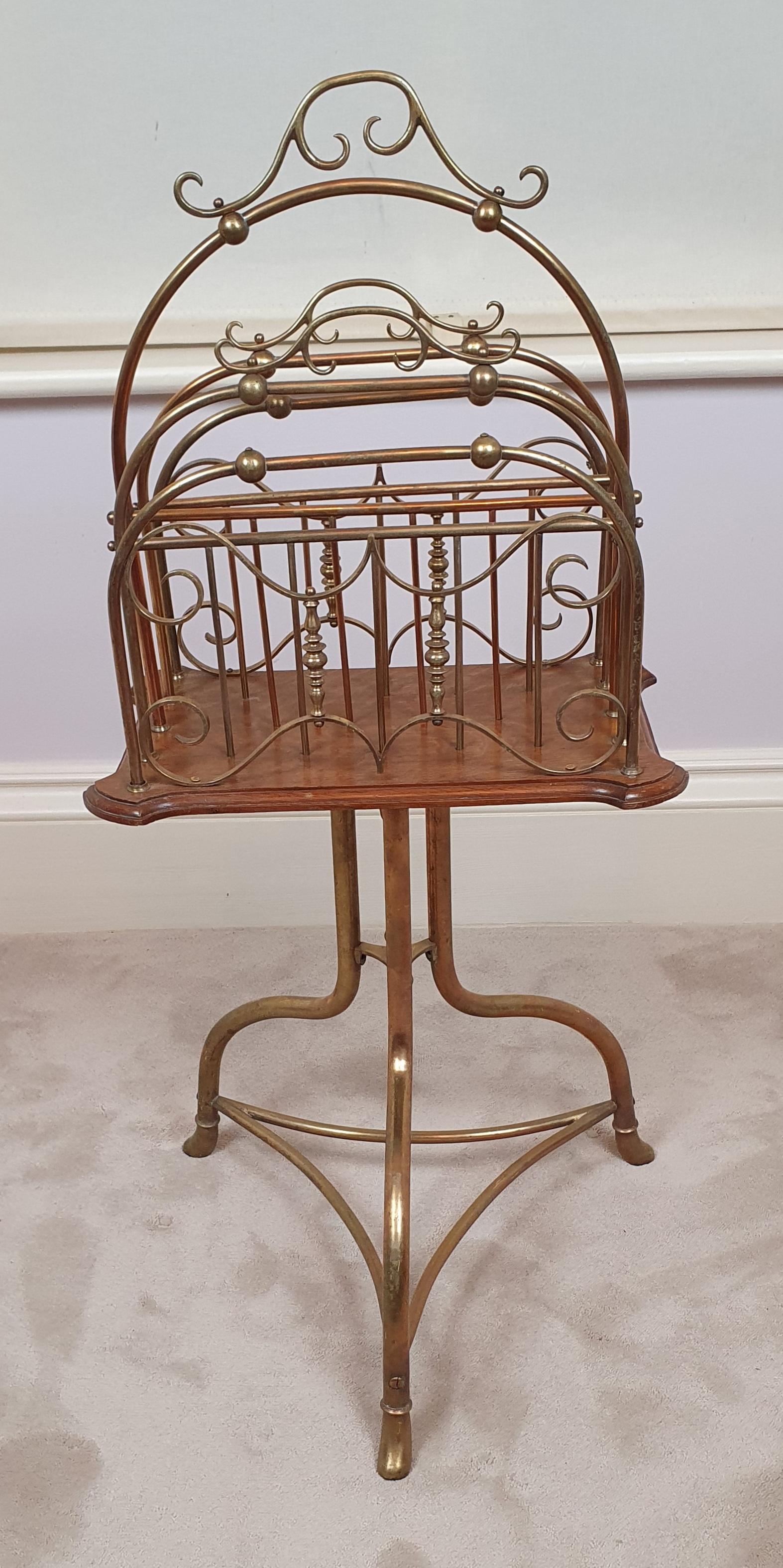 Edwardian Brass and Oak Magazine Stand In Good Condition For Sale In Dublin, IE