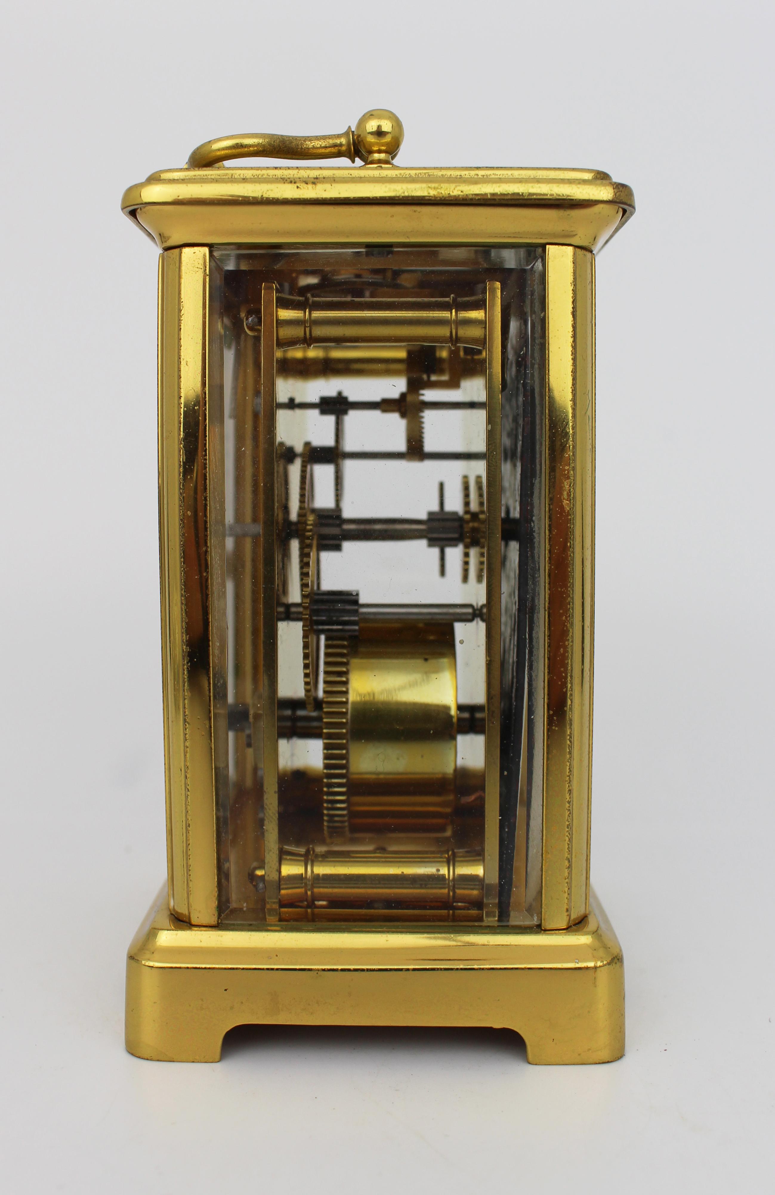 Horloge à chariot en laiton de l'époque édouardienne avec mouvement suisse Bon état - En vente à Worcester, GB