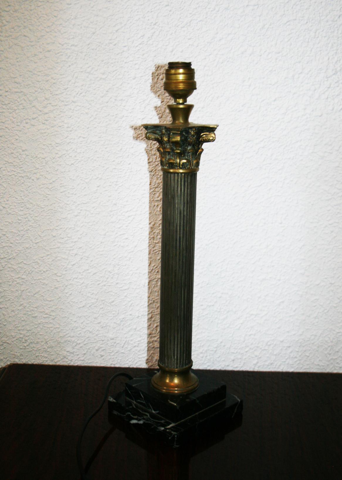 Edwardian Brass and Marble Corinthian Column Table Lamp.Early 20th Century 10