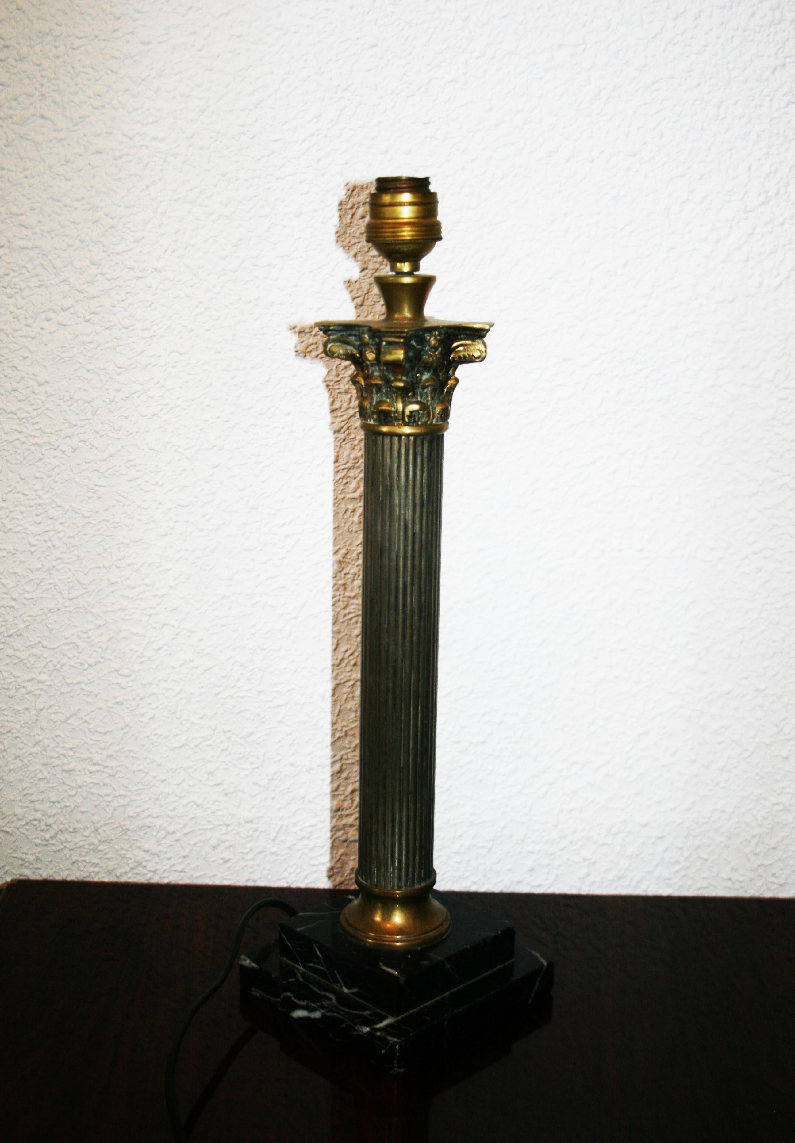Edwardian Brass and Marble Corinthian Column Table Lamp.Early 20th Century 11