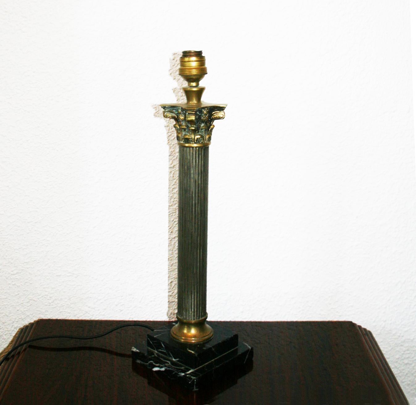 Edwardian Brass and Marble Corinthian Column Table Lamp.Early 20th Century 12