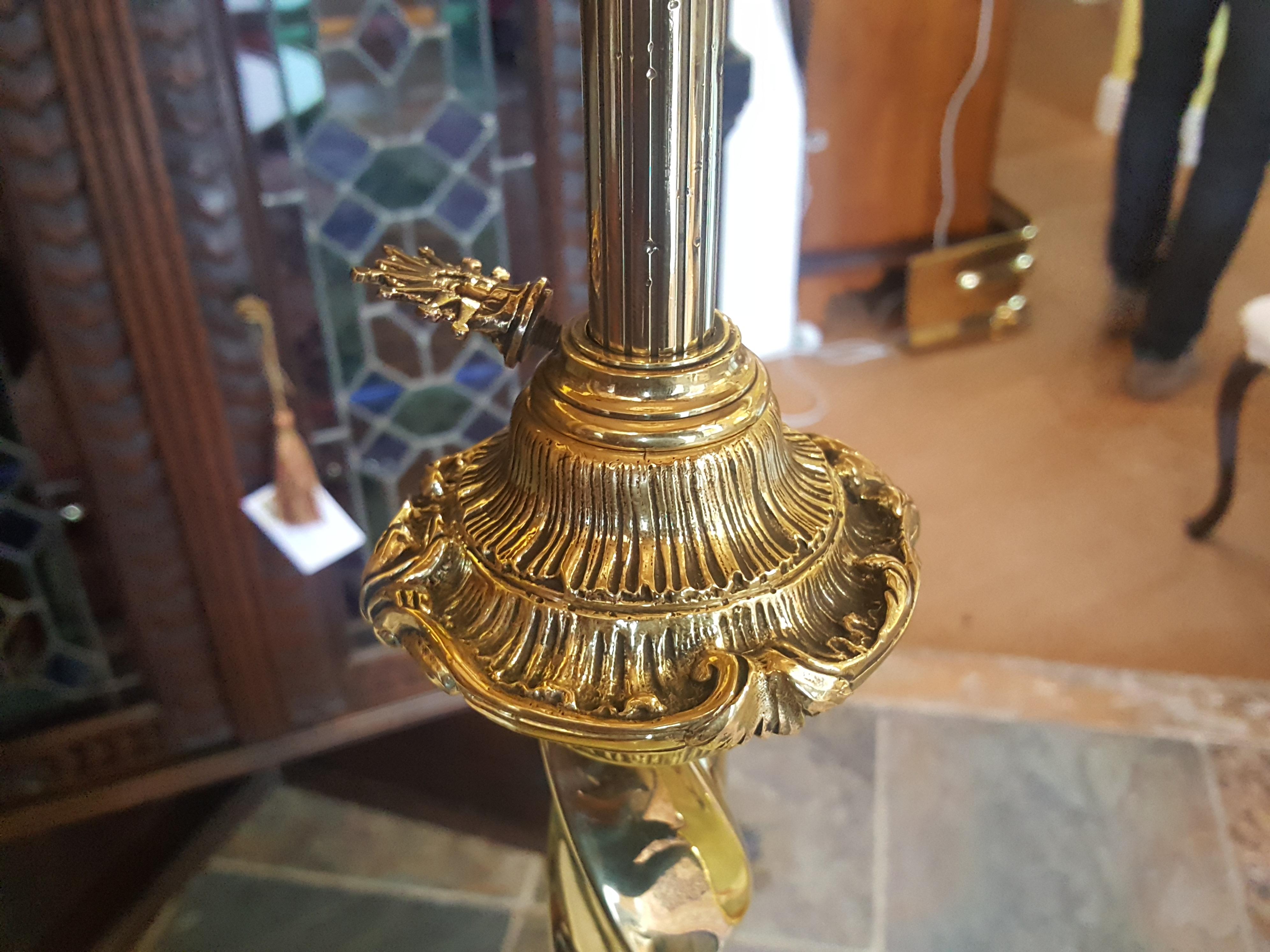 Edwardian Brass Extending Standard Lamp In Excellent Condition For Sale In Altrincham, Cheshire
