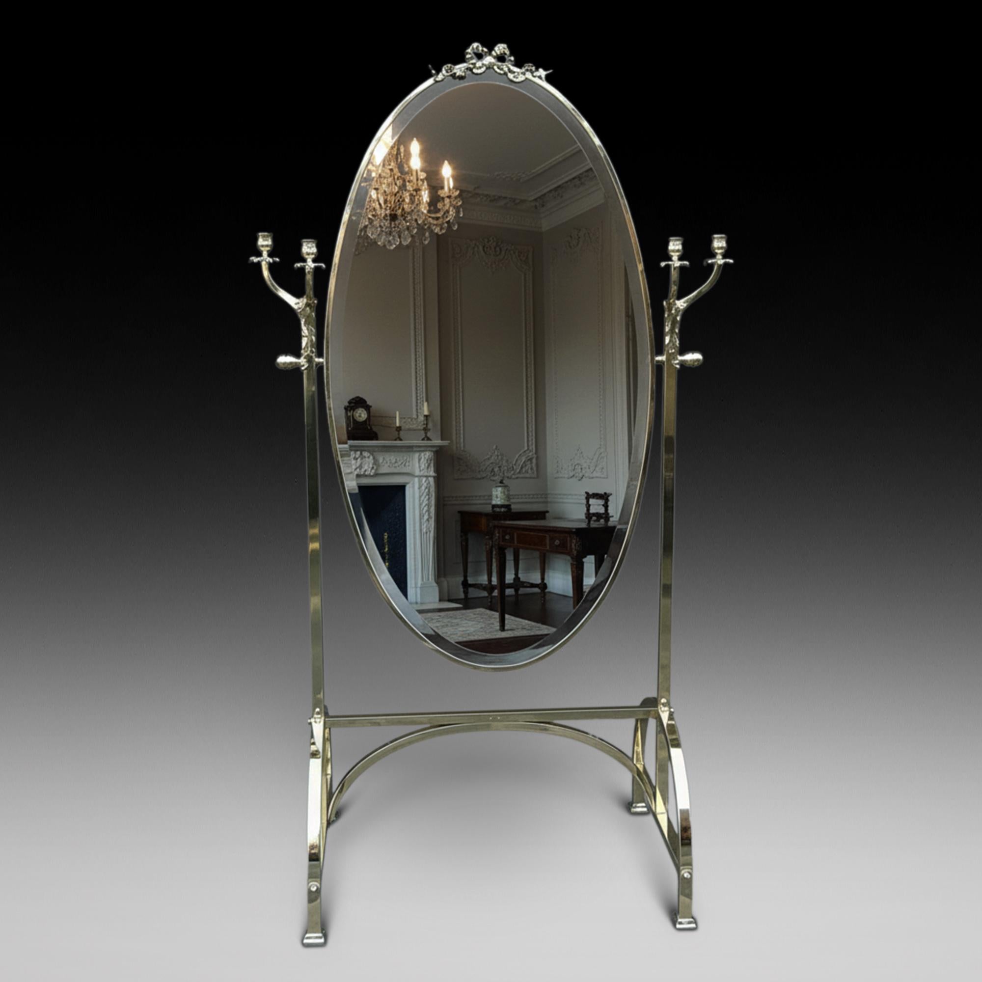 Specchio chevale con cornice in ottone edoardiano in vendita 4