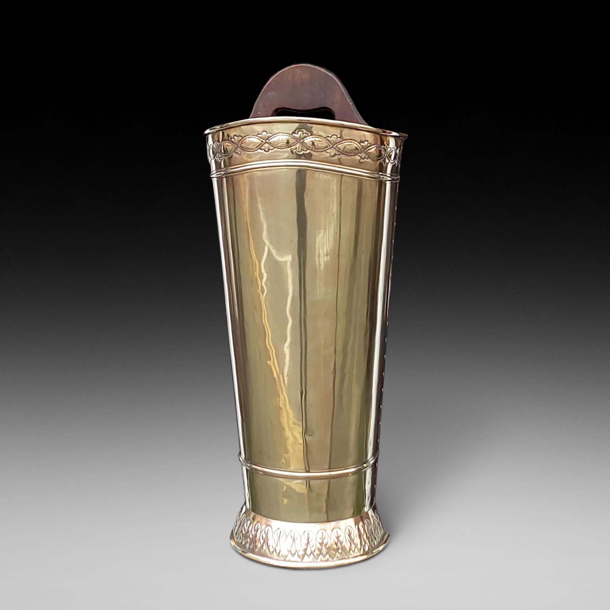 Édouardien Stand de bâton demi-lune en laiton de l'époque édouardienne en vente
