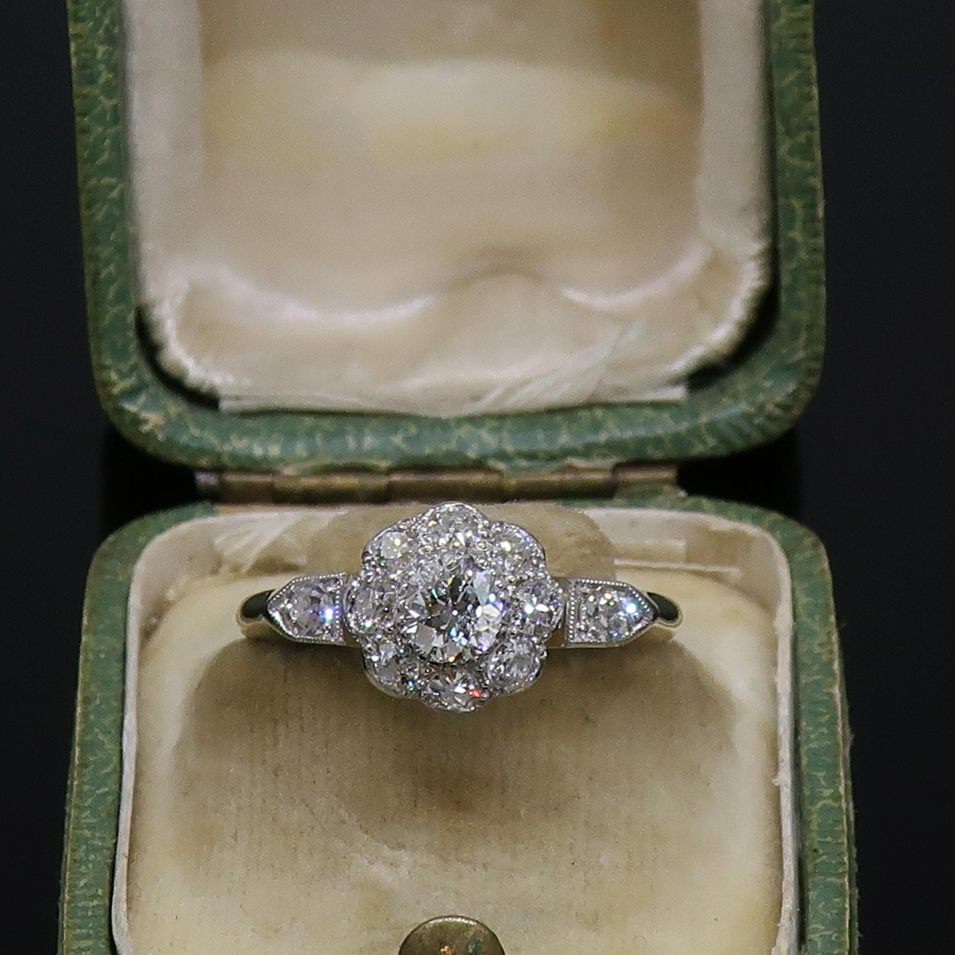Old Cut Diamond Daisy Cluster Ring 18 Karat Yellow & White Gold In Good Condition In East Grinstead, GB