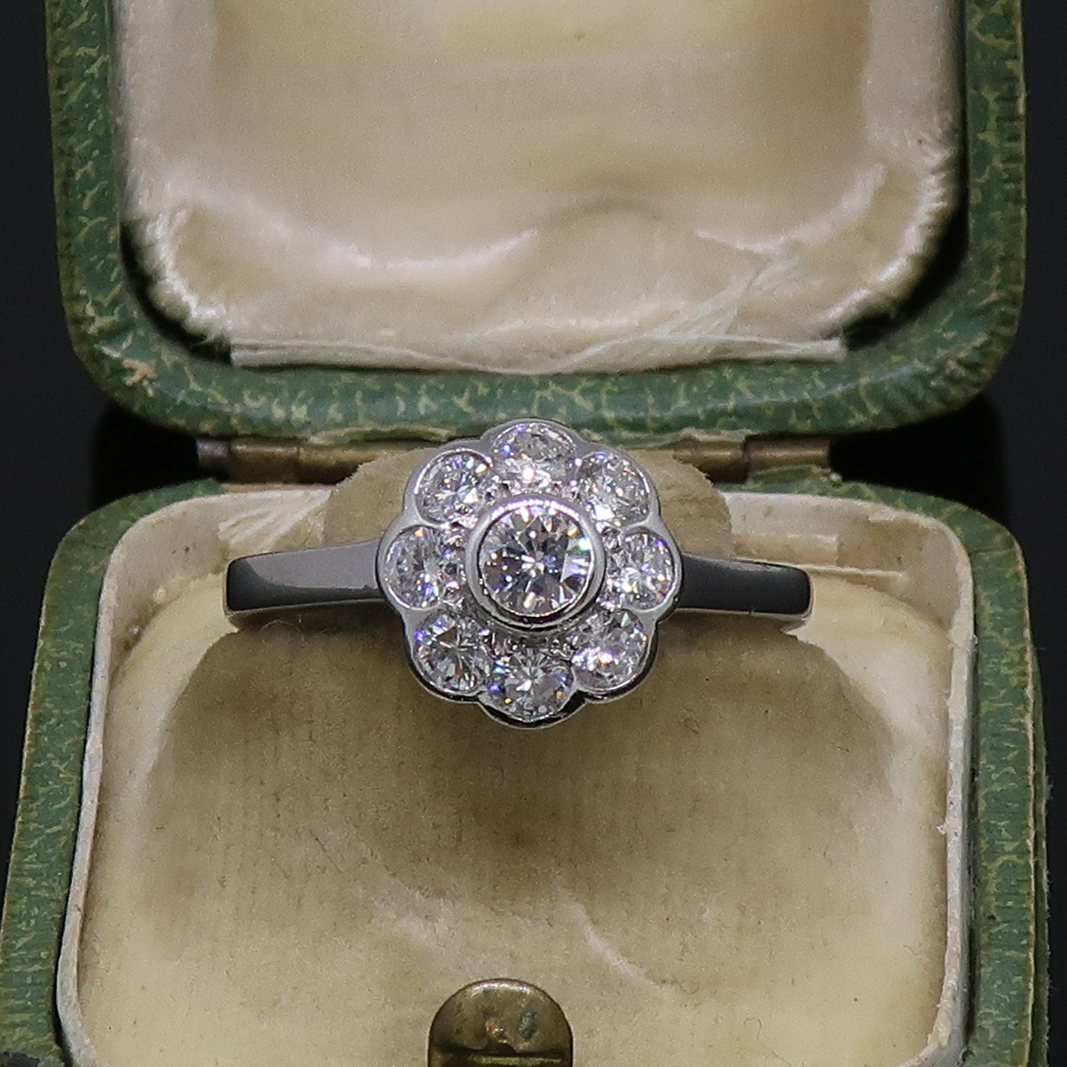 Edwardian Style Brilliant Cut Diamond Daisy Cluster Ring In Good Condition For Sale In East Grinstead, GB