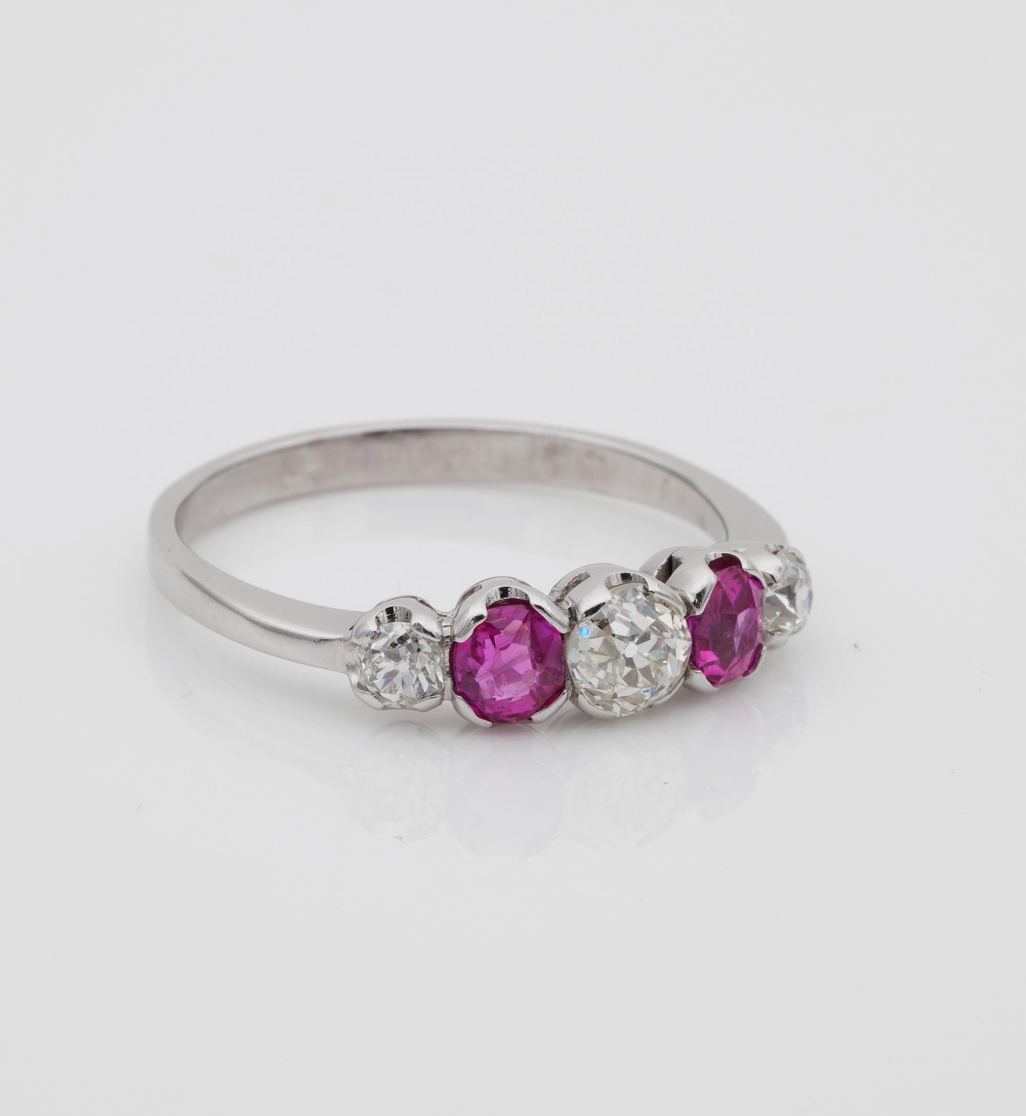 Edwardian Burma Ruby and Diamond Five-Stone Platinum Ring In Good Condition For Sale In Napoli, IT