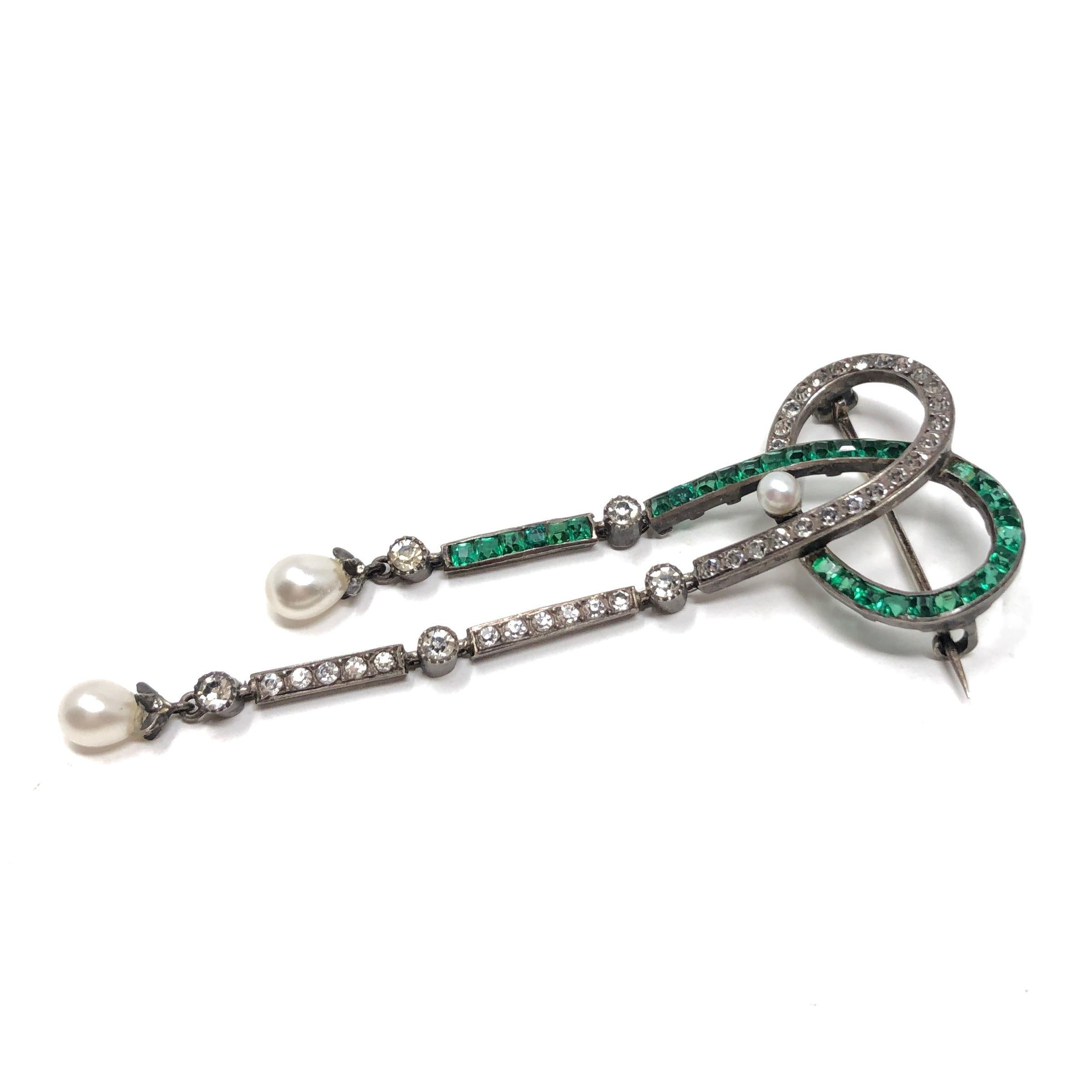 Edwardian c.1900 Emerald Paste and Faux Pearl Antique Négligée Brooch In Good Condition In Skelmersdale, GB