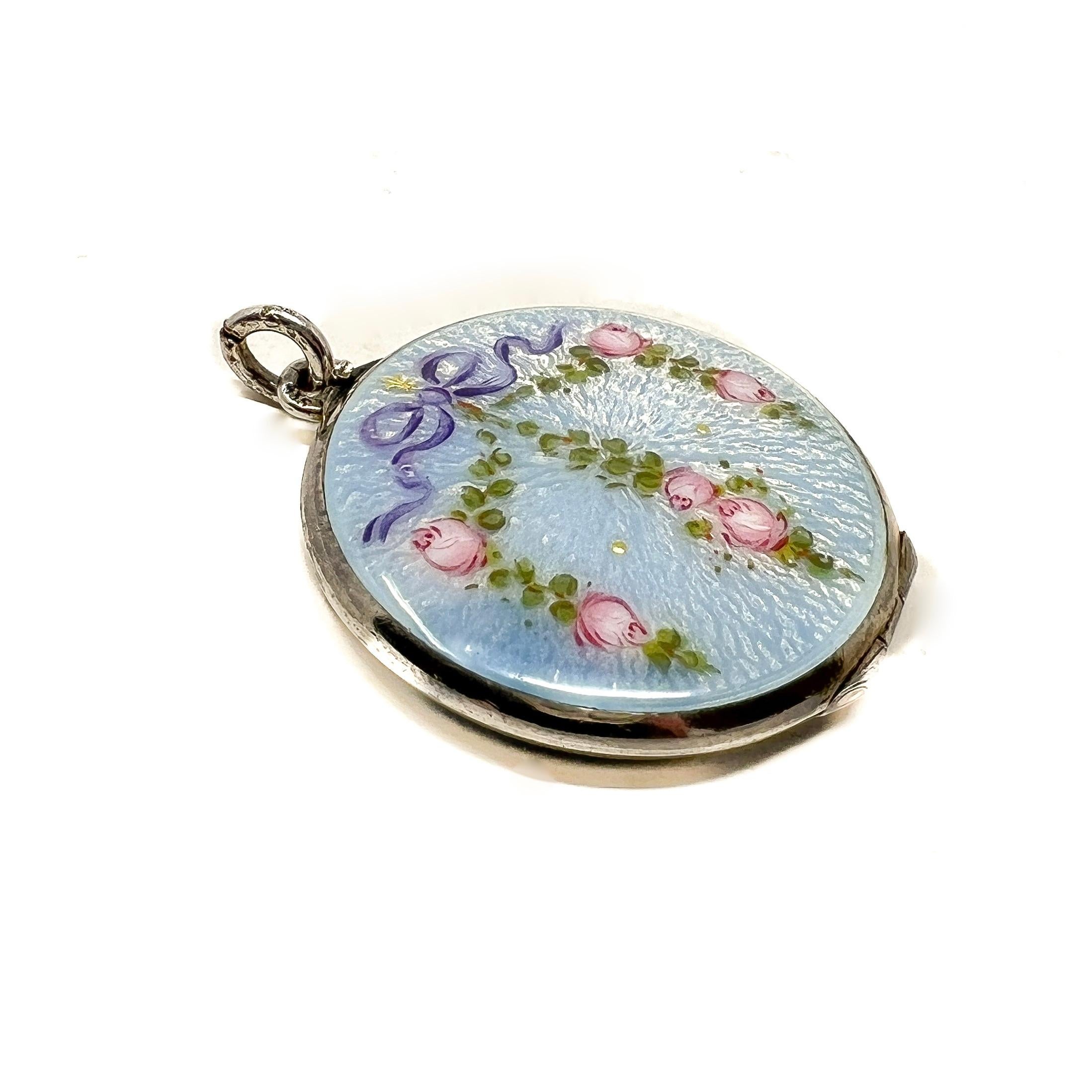 Edwardian c.1900 Silver and Guilloché Enamel Floral Design Antique Locket In Excellent Condition In Skelmersdale, GB