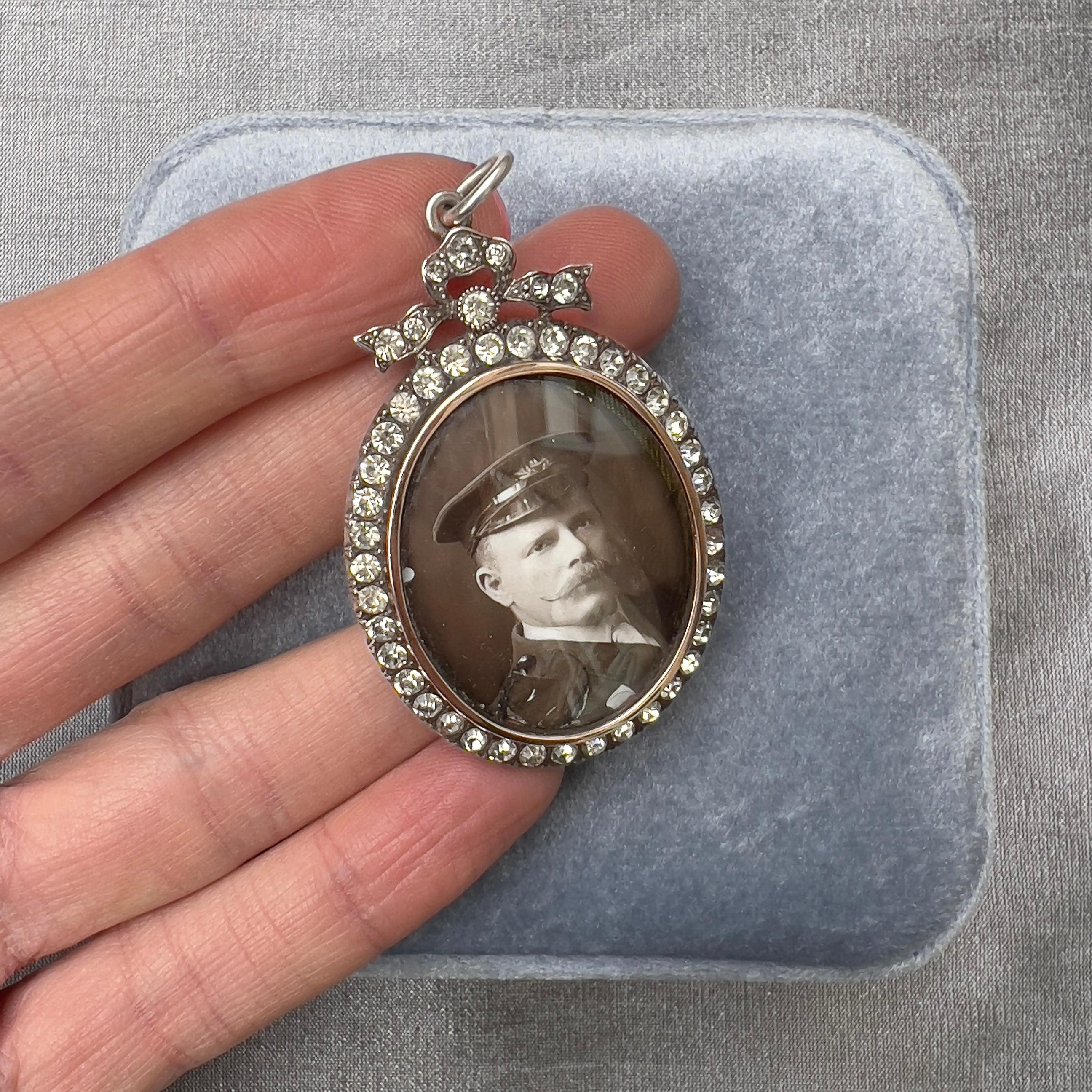 RESERVED - Edwardian c.1900 Silver and Paste Bow Design Antique Locket In Good Condition In Skelmersdale, GB
