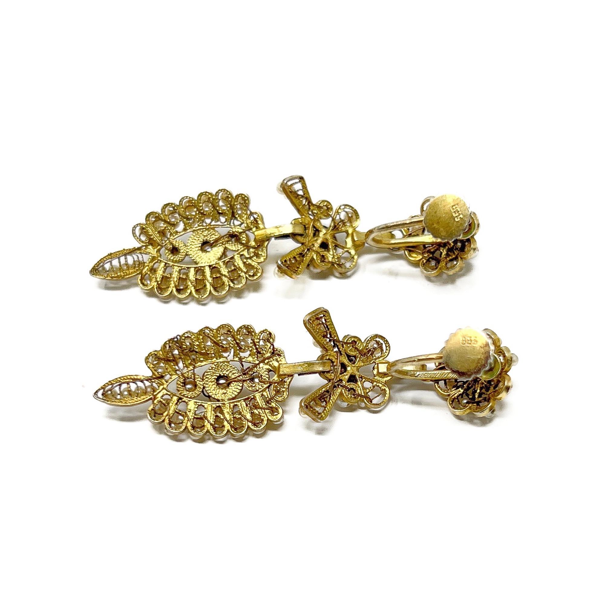 Pendants d'oreilles Edwardian c.1900 en argent doré et perles de rocaille. en vente 3