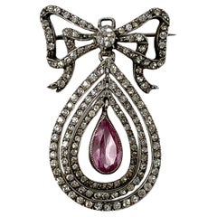 Pendentif/broche en argent, pâte de verre et verre rose de style Edwardien c.C. 1900
