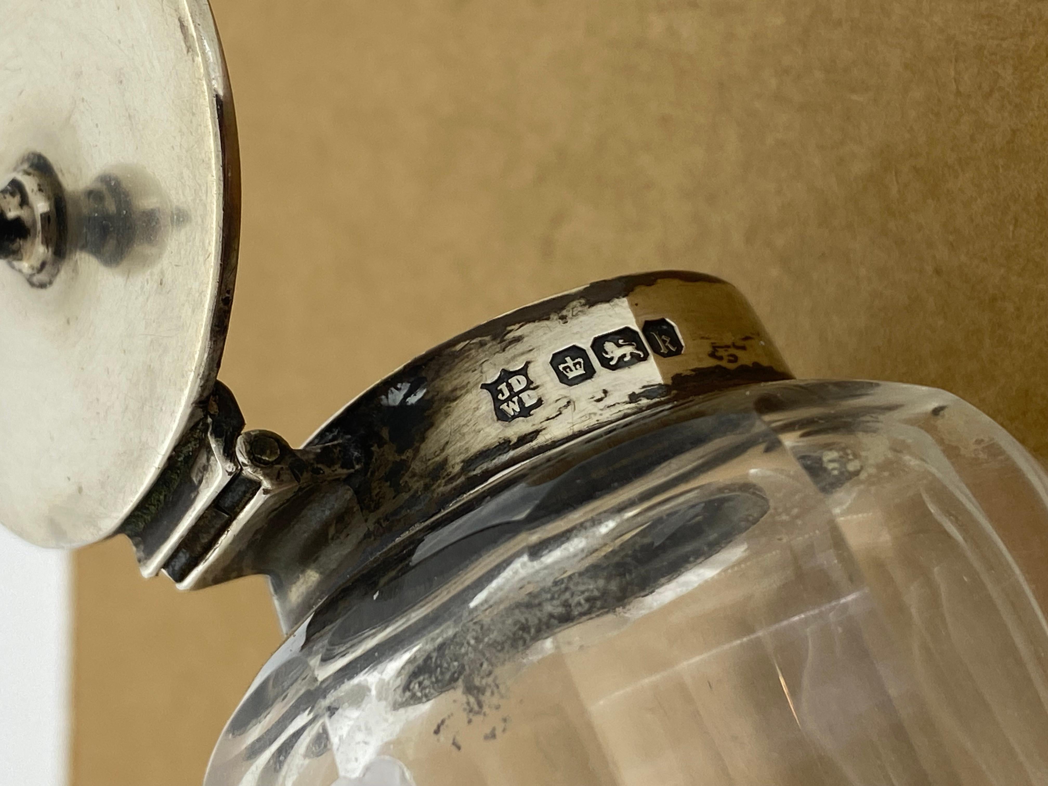 Edwardian c1902 English Ink Well with Sterling Silver Top by James Deakin & Sons For Sale 2