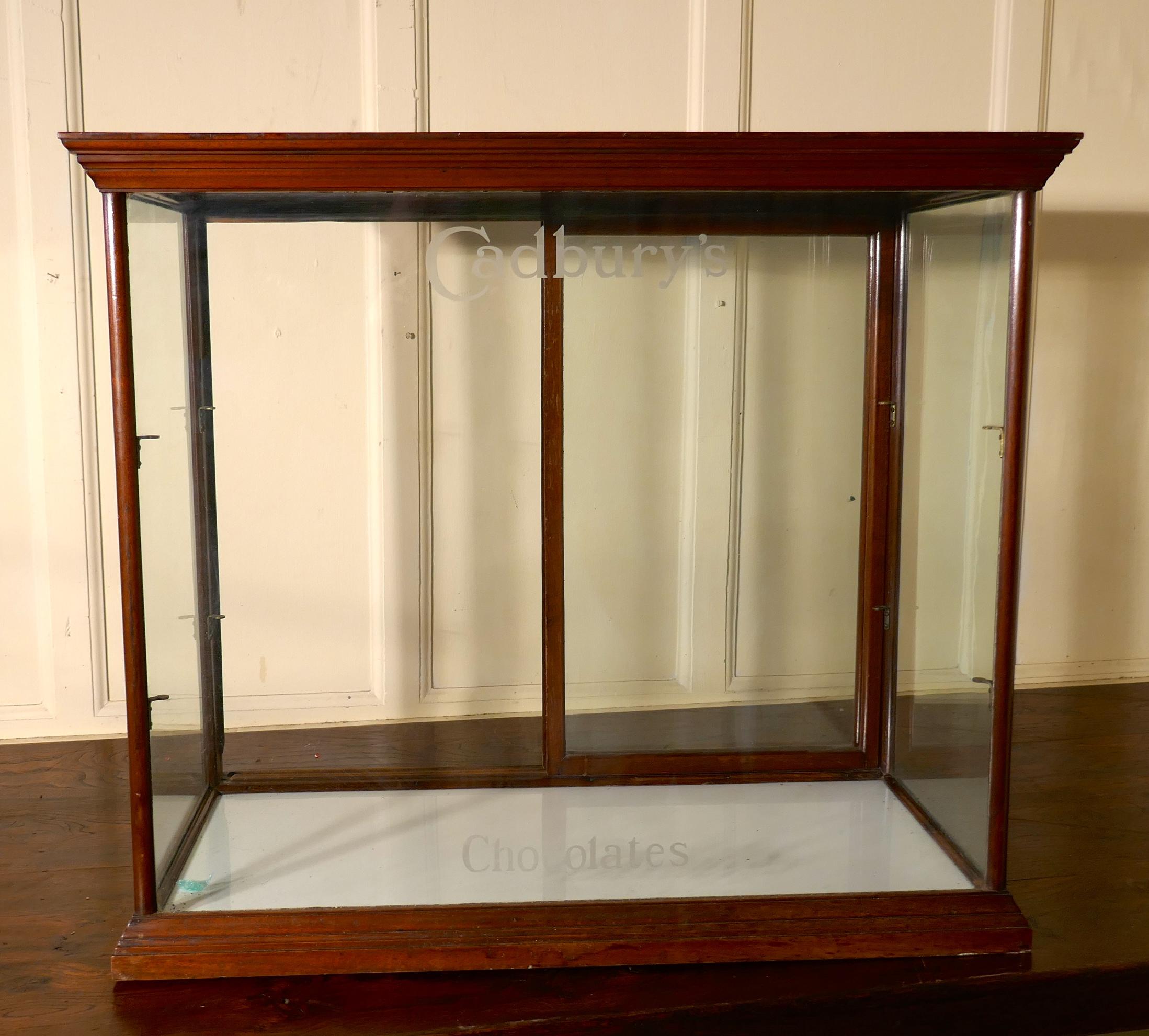 Vitrina eduardiana Cadbury's Counter Top Sweet Shop en venta 2