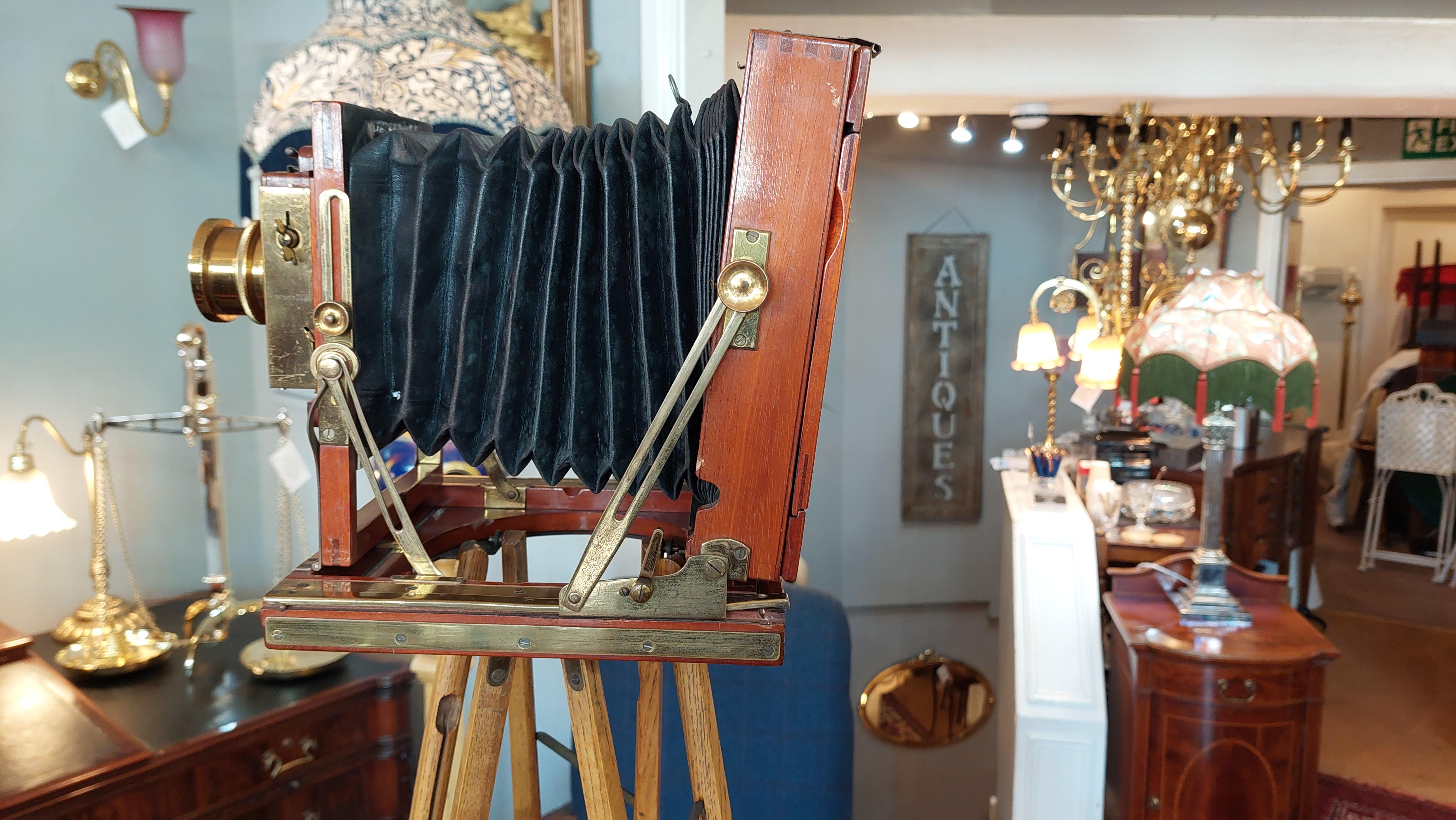 Edwardian Camera on Tripod Stand For Sale 7