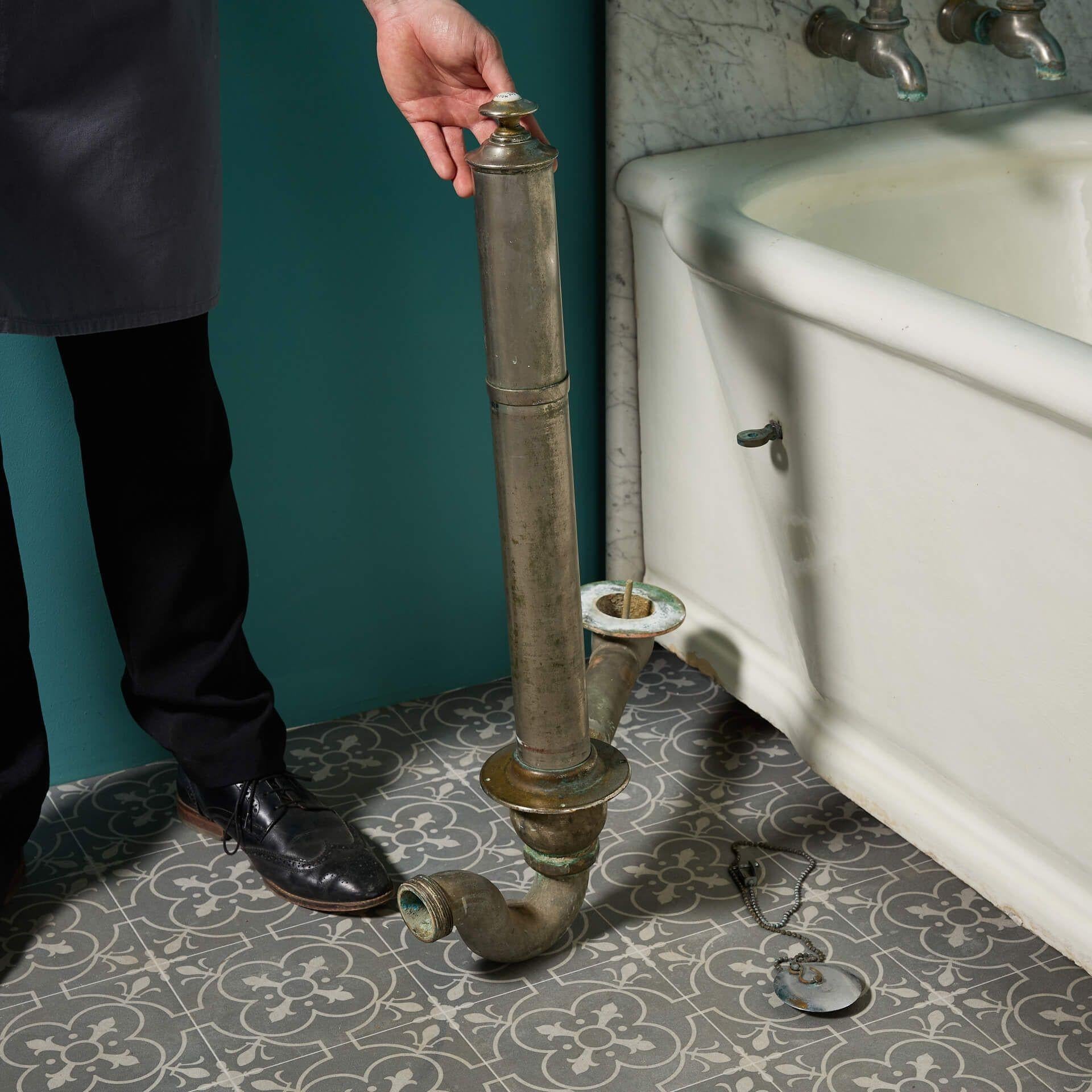 Smaltato Vasca da bagno angolare Edwardian in marmo di Carrara e gres smaltato di Royal Doulton in vendita