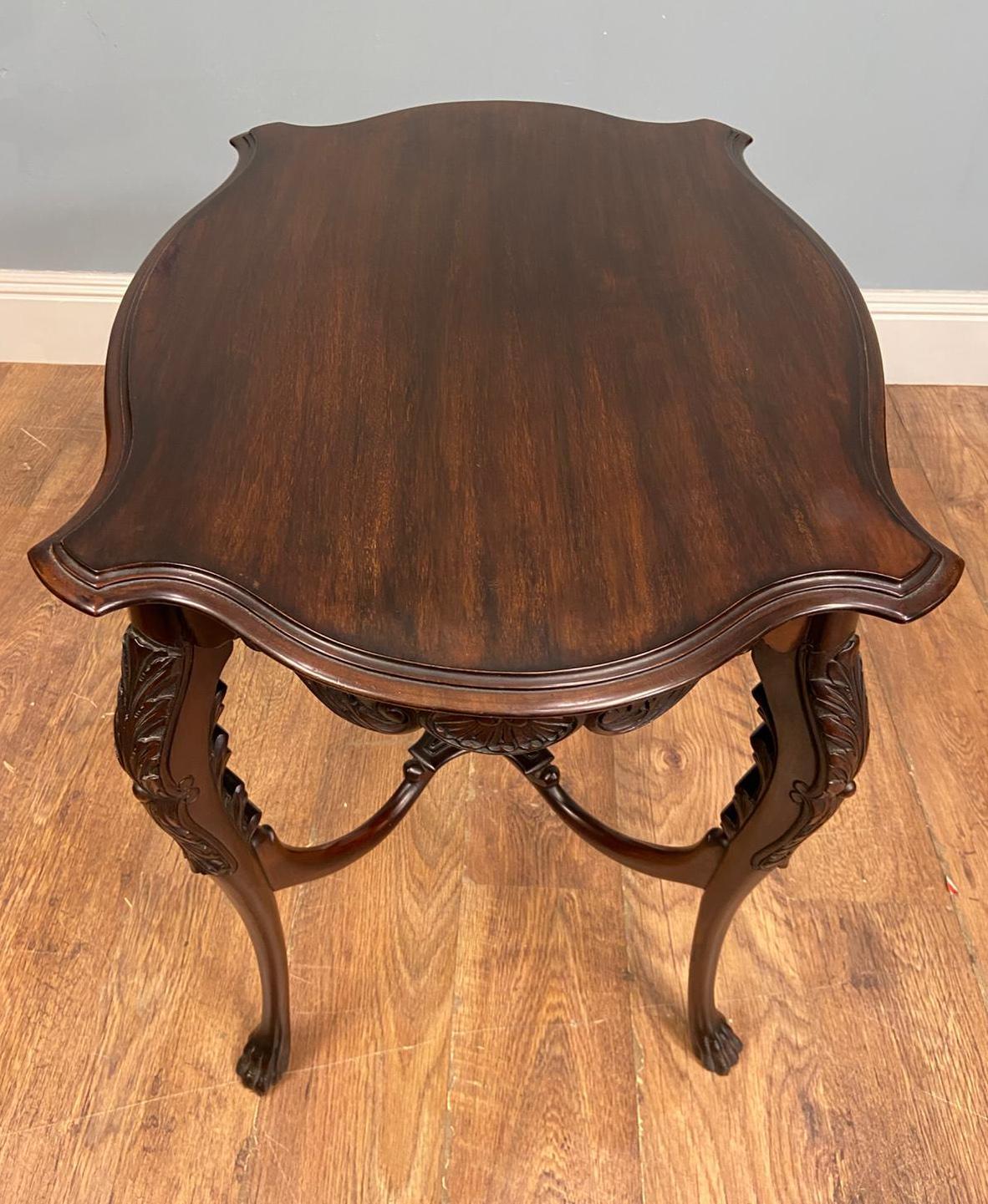Début du 20ème siècle Edwardian Carved Side Table 1910 en vente