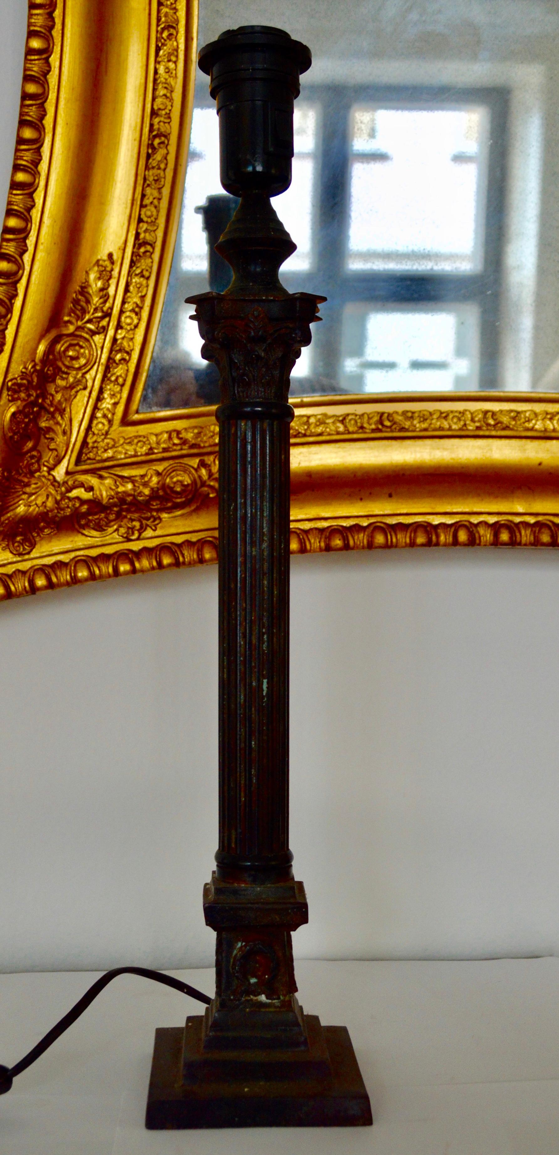 Lampe de table à colonne édouardienne en fonte en vente 1