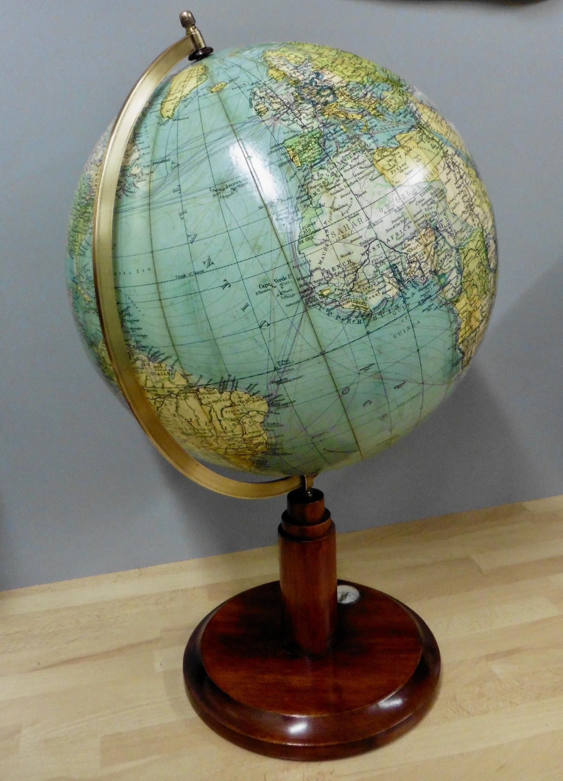 Edwardian Celestial Globe with Compass In Good Condition In Norwich, GB