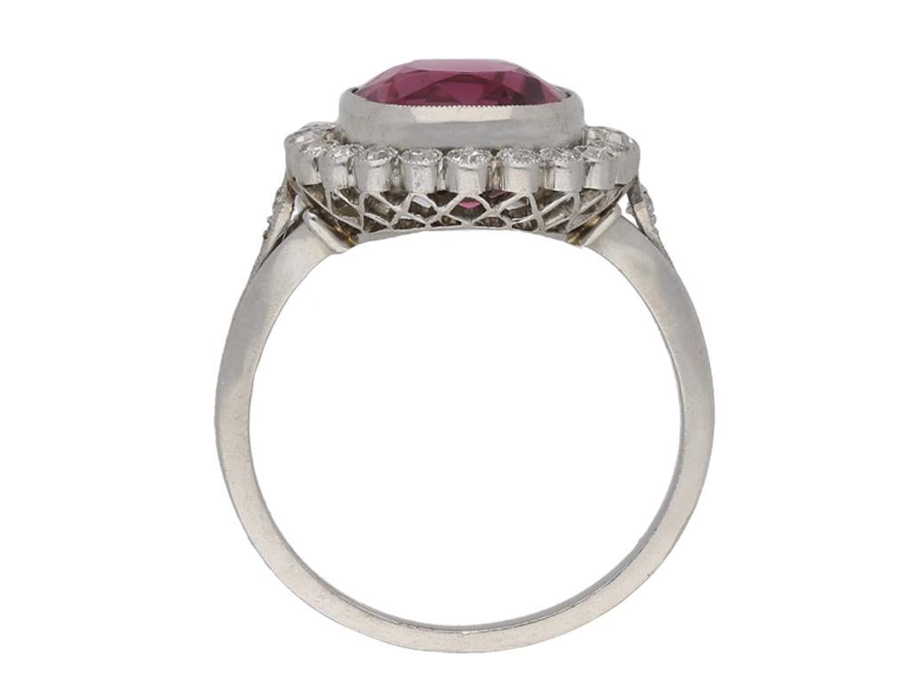 Edwardianischer Ceylon-Rosa-Spinell- und Diamant-Cluster-Ring mit Coronet, um 1910 (Alteuropäischer Schliff) im Angebot