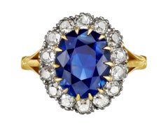 Anillo eduardiano de zafiro de Ceilán y diamantes en racimo coronado, inglés, hacia 1915