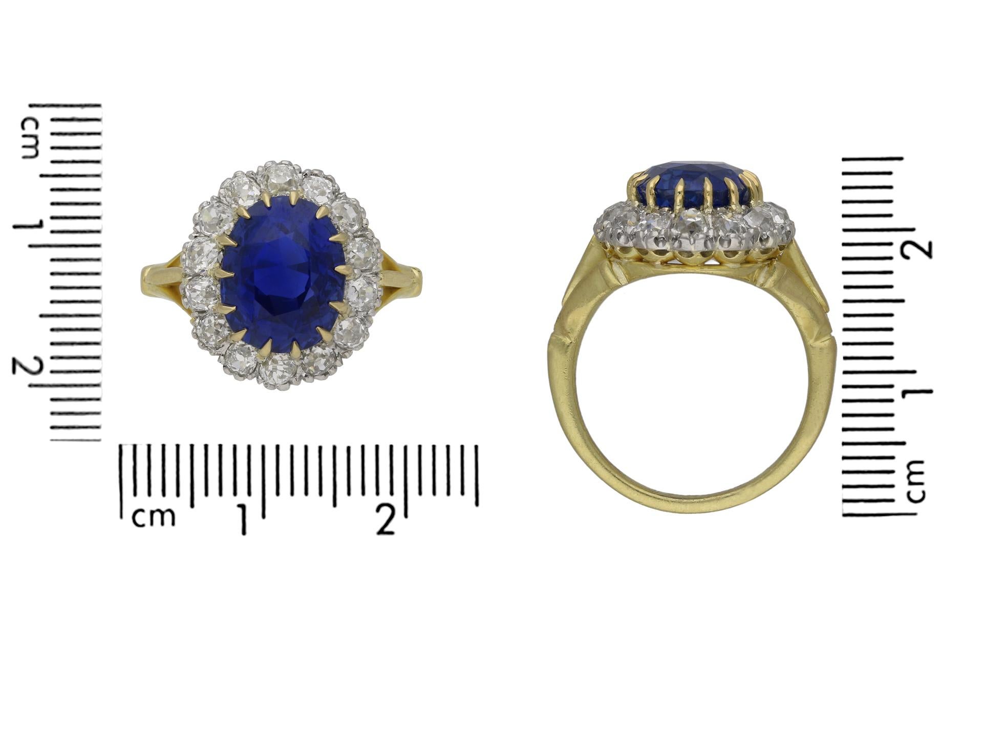 Edwardian Ceylon Sapphire and Diamond Coronet Cluster Ring, English, circa 1915 In Good Condition For Sale In London, GB