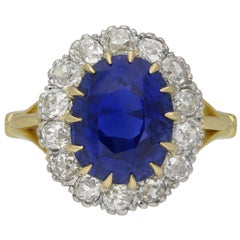 Edwardianischer Ring mit Ceylon-Saphir und Diamant-Krone, englisch, um 1915