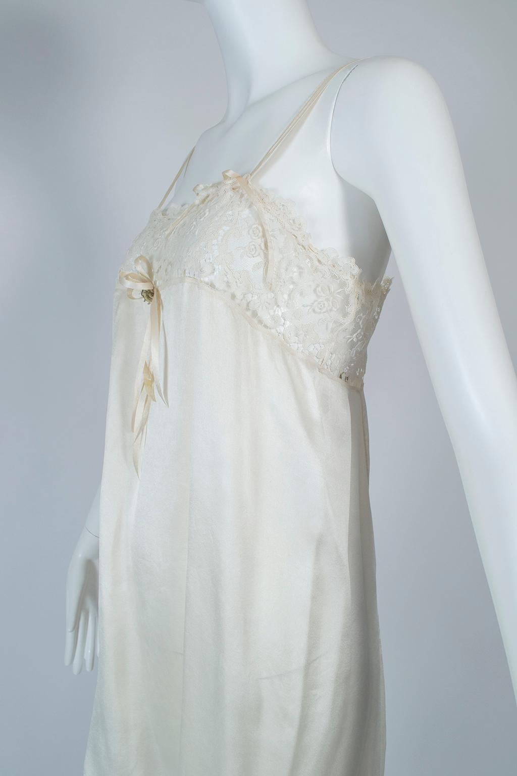 Edwardian Ivory Charmeuse and Lace Babydoll Chemise Negligée - Small, 1924 In Good Condition In Tucson, AZ