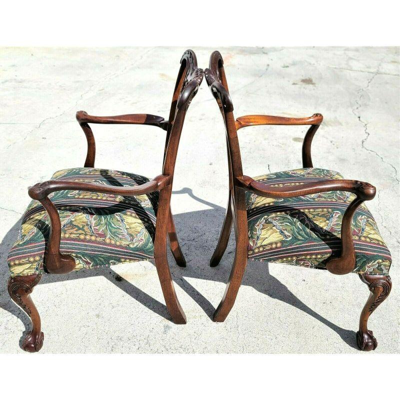 Nous vous proposons l'une de nos récentes acquisitions de palm beach estate fine furniture, à savoir une paire de fauteuils antiques 1900 Edwardian Chippendale en acajou avec boules et griffes.

Mesures approximatives en pouces
37,5