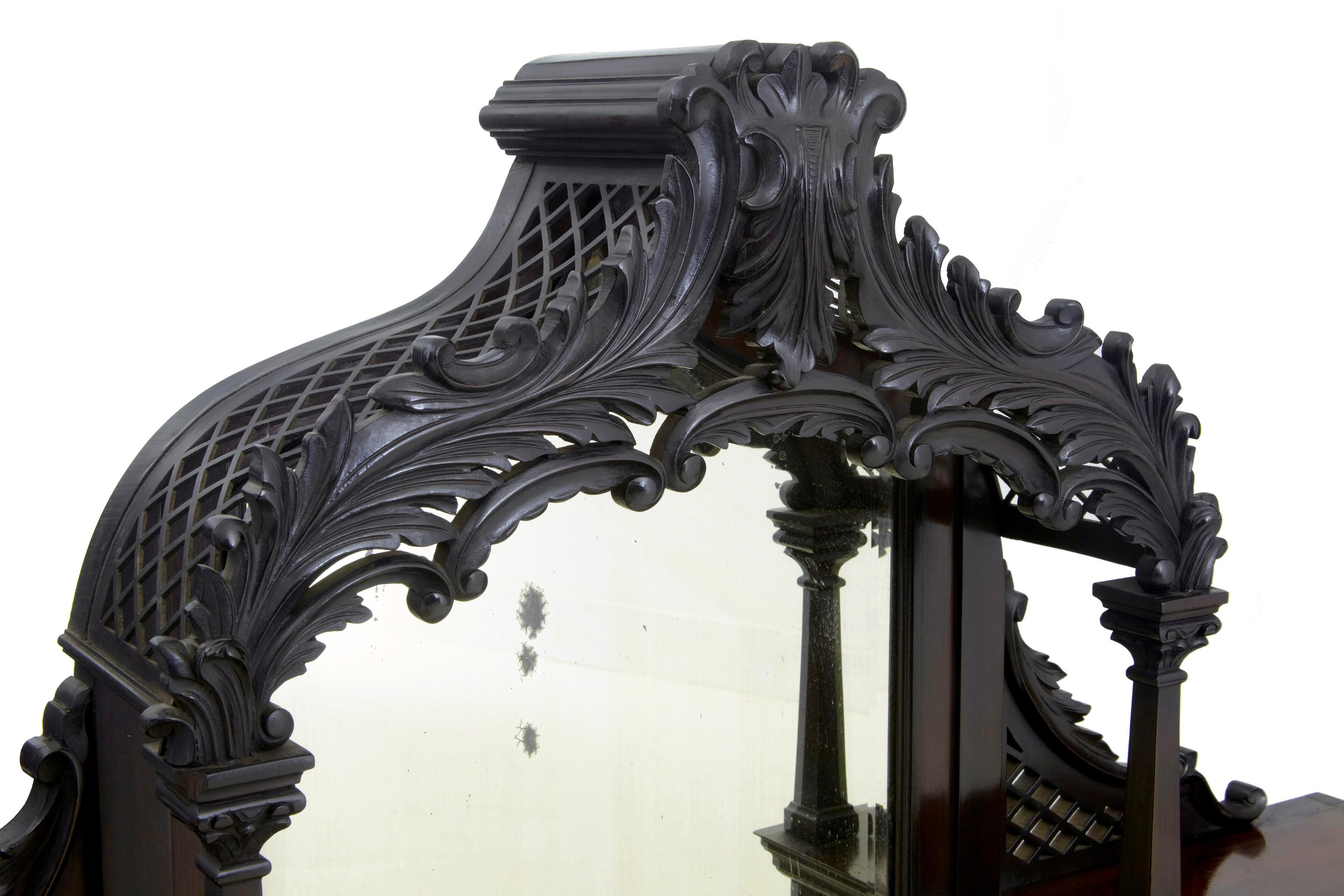 Miroir Armoire en acajou sculpté de style chippendale de l'époque édouardienne en vente