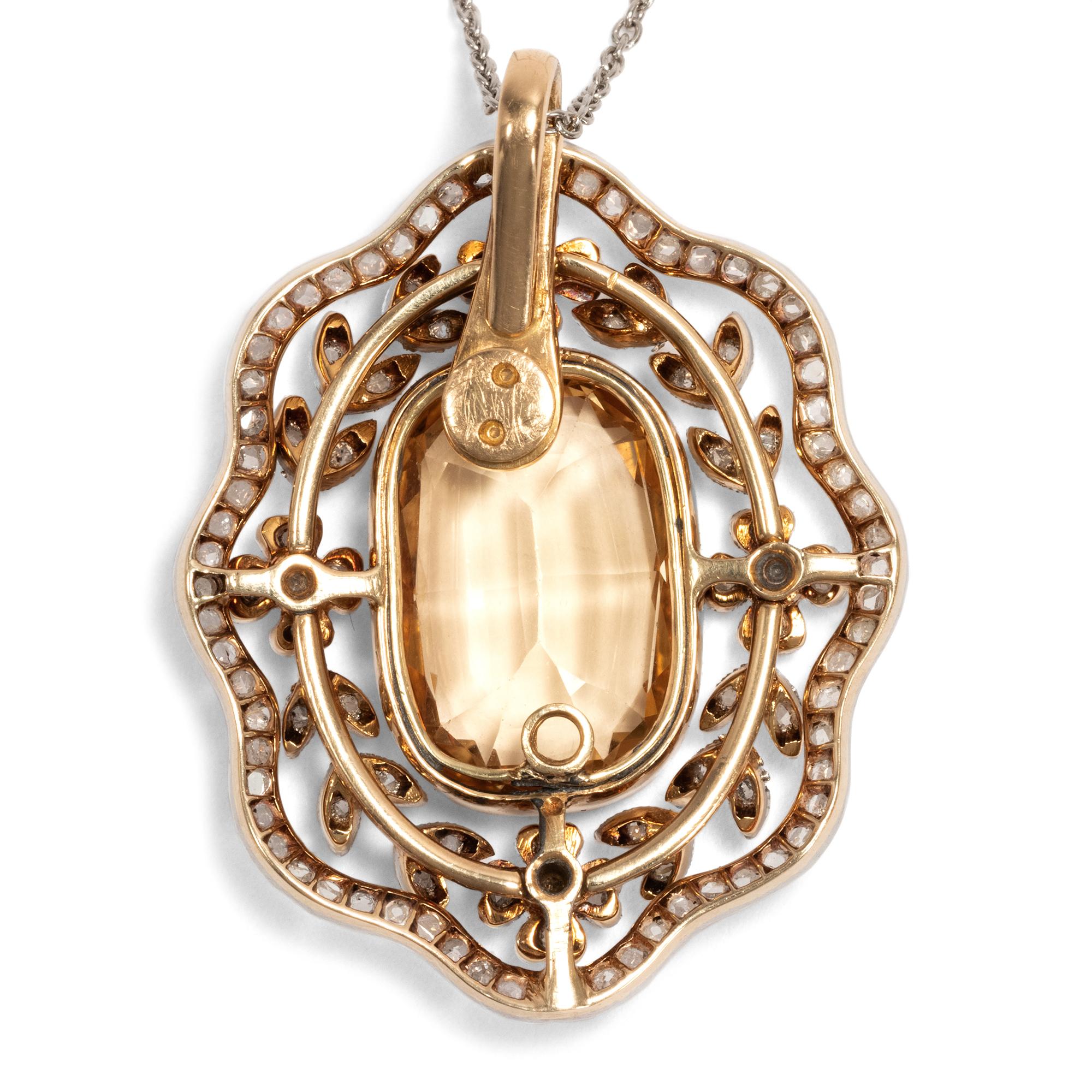 Edwardian circa 1910, Certified 11.2 Carat Topaz and Diamond Pendant Necklace In Excellent Condition In Berlin, Berlin