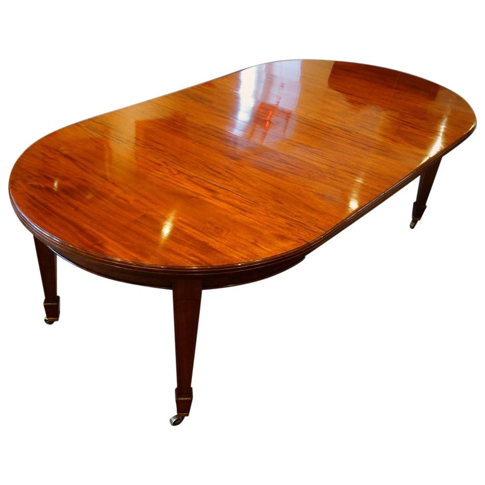 Edwardian circular mahogany dining table