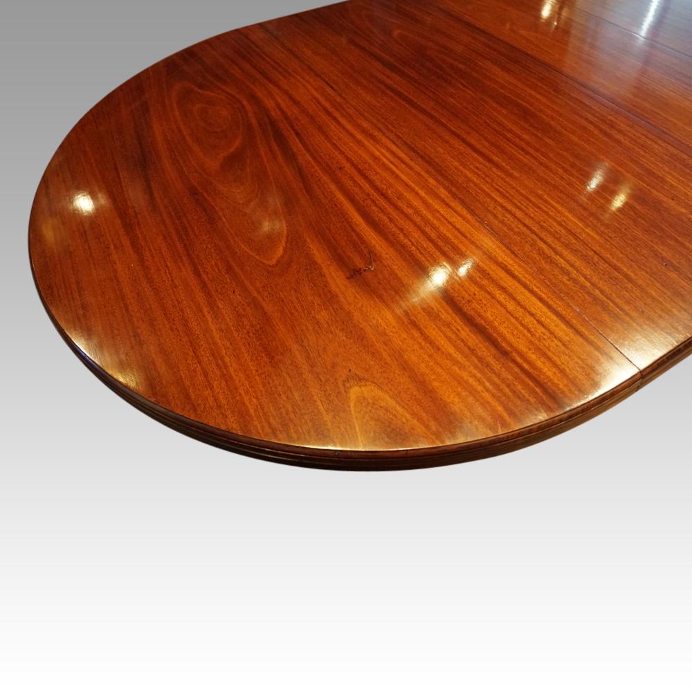 Edwardian circular mahogany extending dining table 3