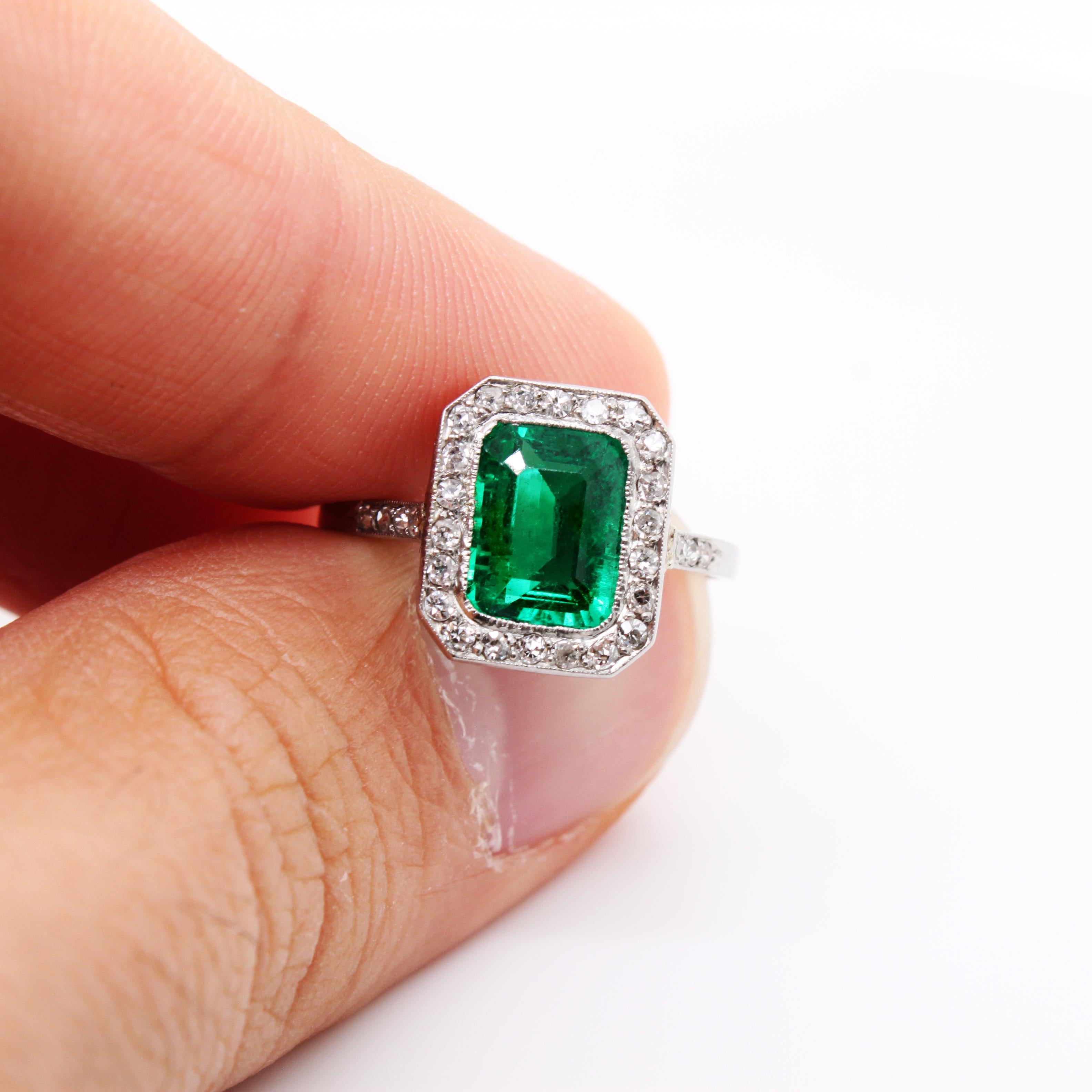 Edwardian Colombian Emerald and Diamond Ring, circa 1910s 3