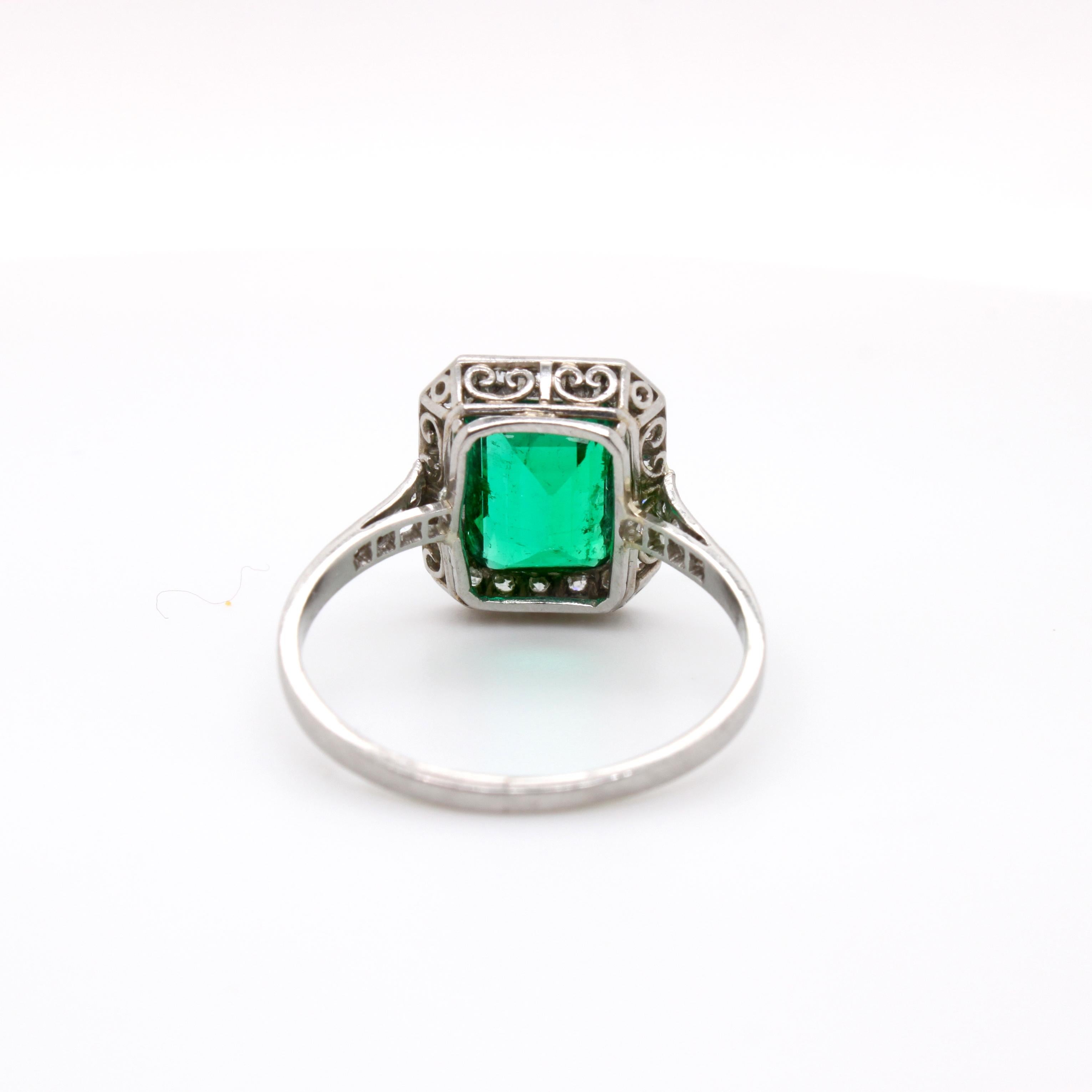 Edwardian Colombian Emerald and Diamond Ring, circa 1910s In Good Condition In Idar-Oberstein, DE