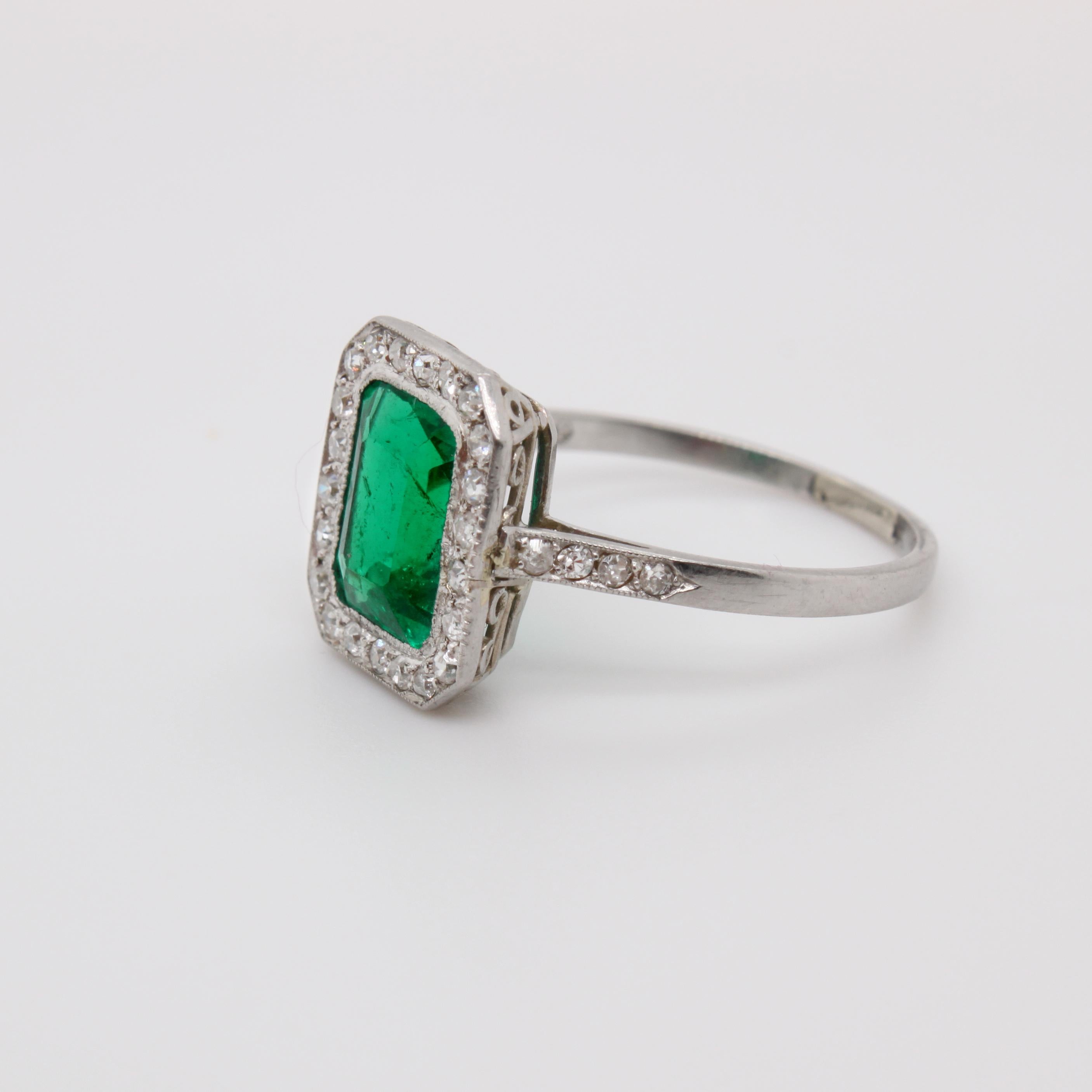 Edwardian Colombian Emerald and Diamond Ring, circa 1910s 1