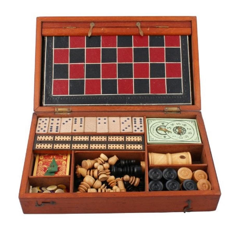Edwardian Compendium of Games, 20th Century In Good Condition For Sale In London, GB