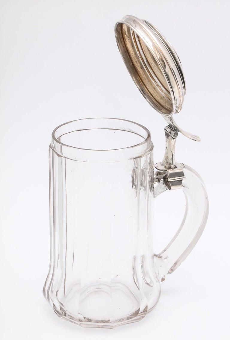 Edwardian Continental Silver '.800' Mounted Glass Drinking Stein With Hinged Lid In Good Condition For Sale In New York, NY