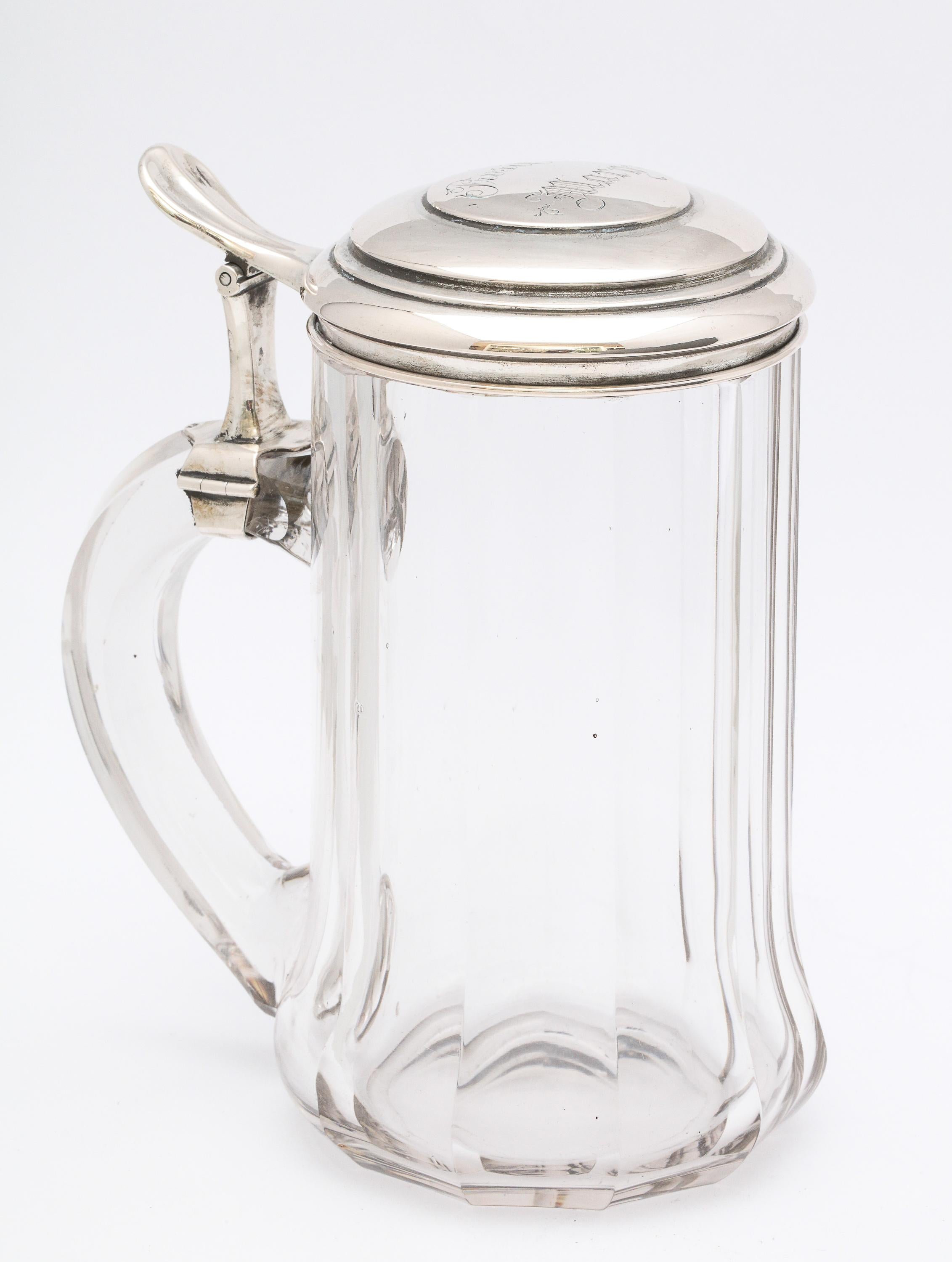 Edwardian Continental Silver '.800' Mounted Glass Drinking Stein With Hinged Lid In Good Condition For Sale In New York, NY