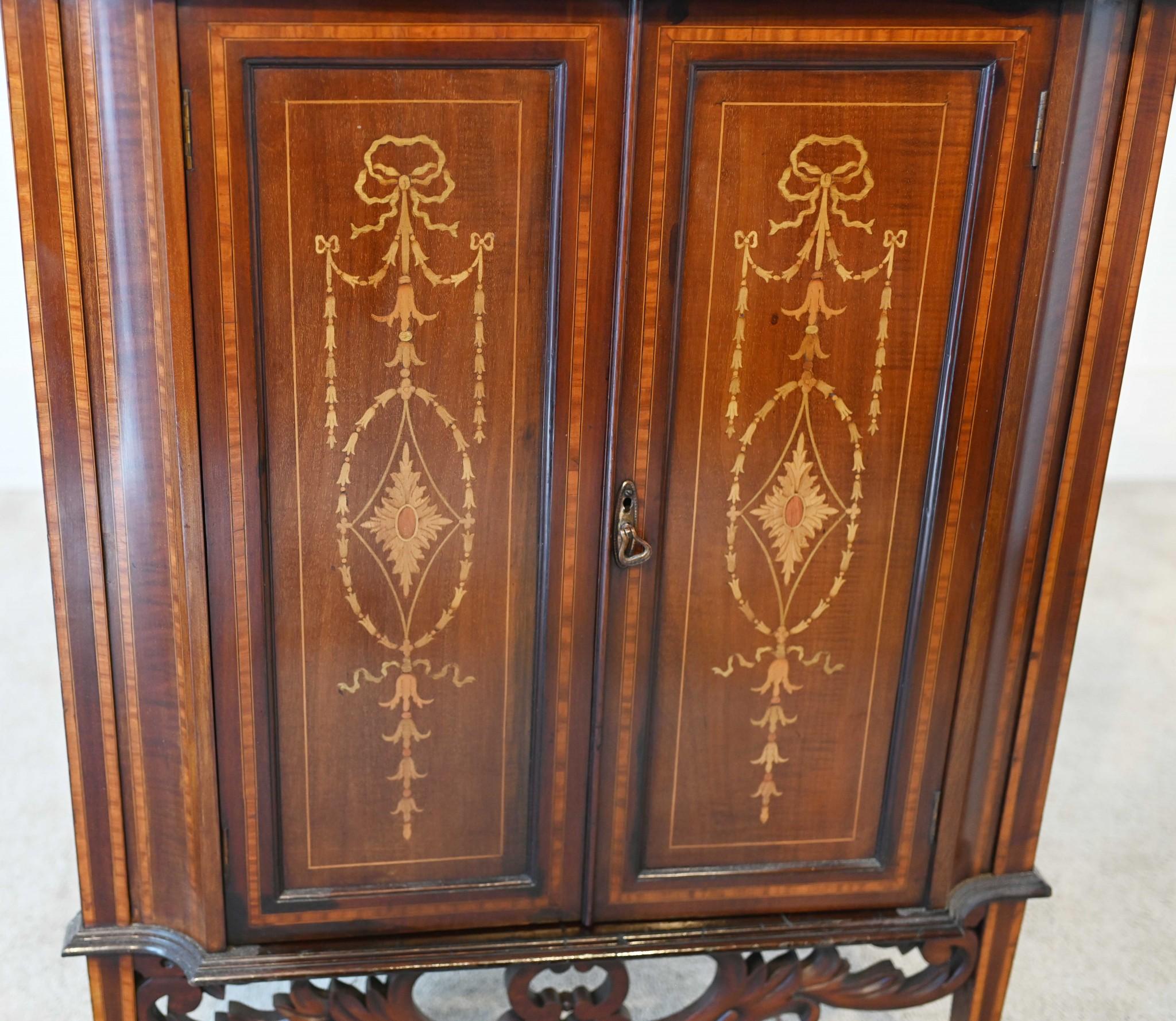 Edwardian Corner Cabinet Display Mahogany Inlay 1900 In Good Condition In Potters Bar, GB