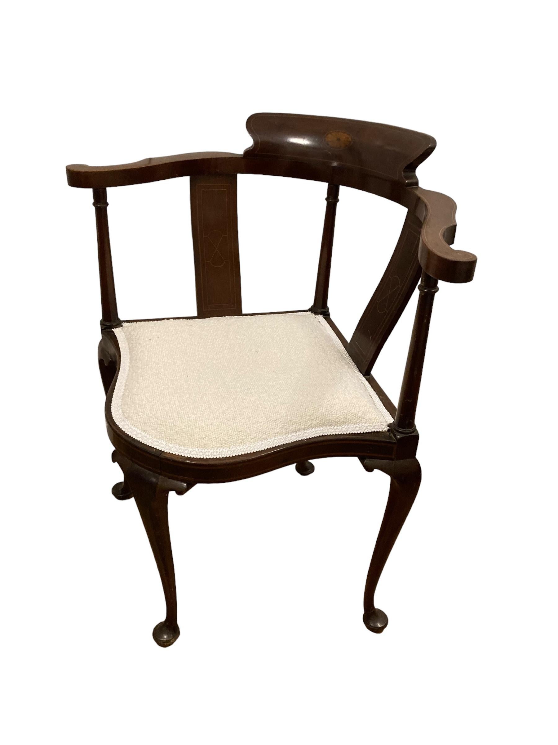 European Edwardian Corner Chair Inlaid Backrest on Cabriole Legs and Reupholstered Boucle