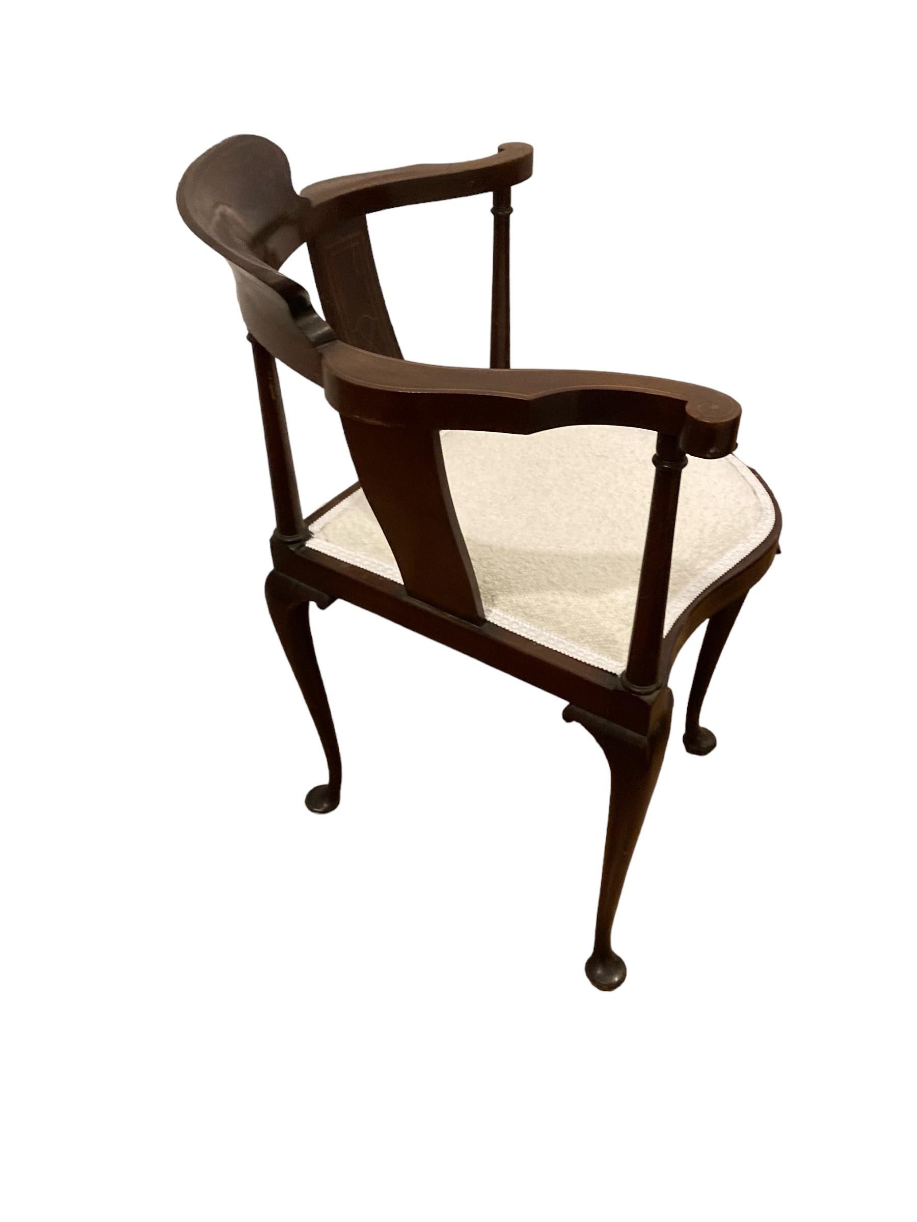 Early 20th Century Edwardian Corner Chair Inlaid Backrest on Cabriole Legs and Reupholstered Boucle