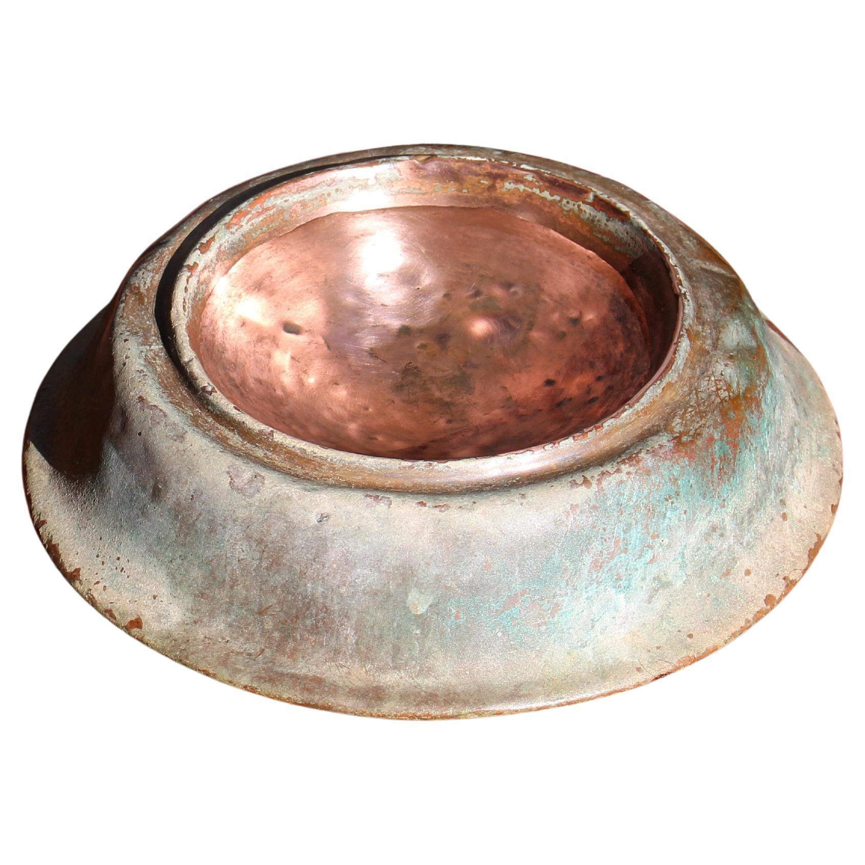 Ciotola per l'acqua per cani in rame Verdigris Edwardian Country House in vendita
